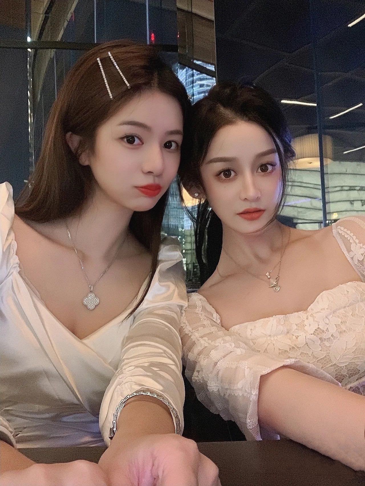 VCA Full Diamond Paved Large Clover Magic Alhambra Long Necklace, 1 motif - Best Replica Jewelry™