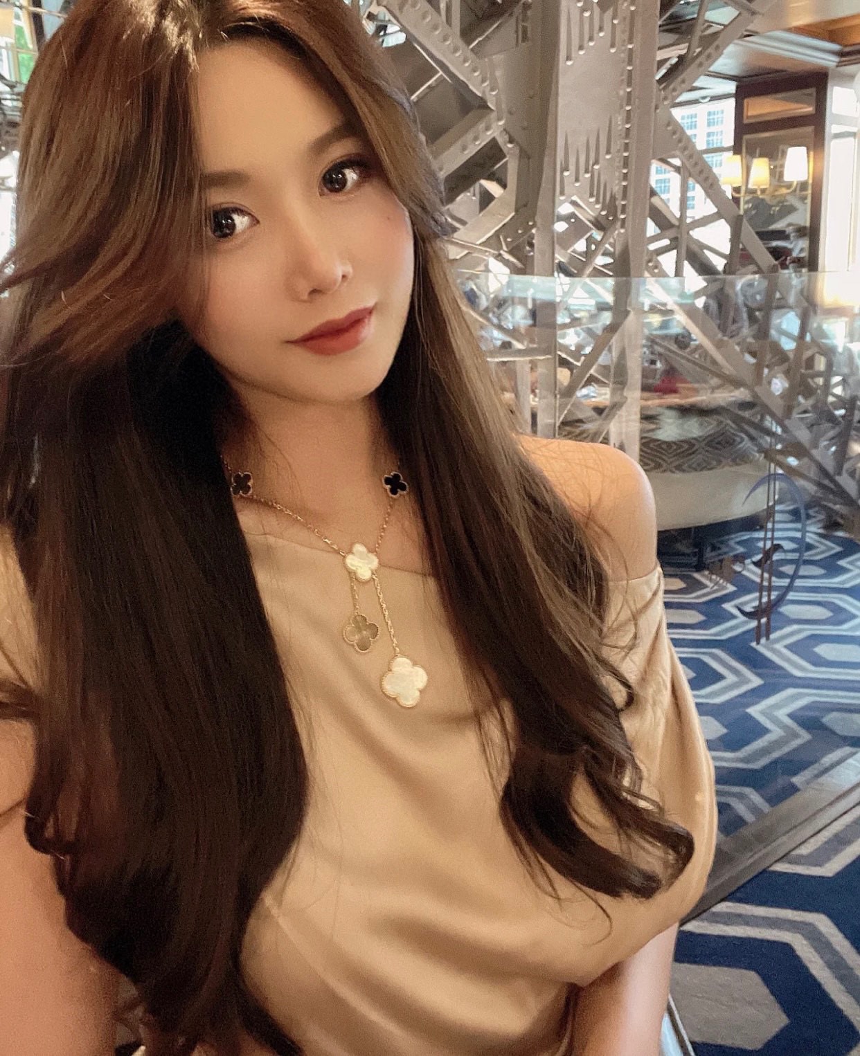 VCA Clover Magic Alhambra Necklace, 6 Motifs - Best Replica Jewelry™