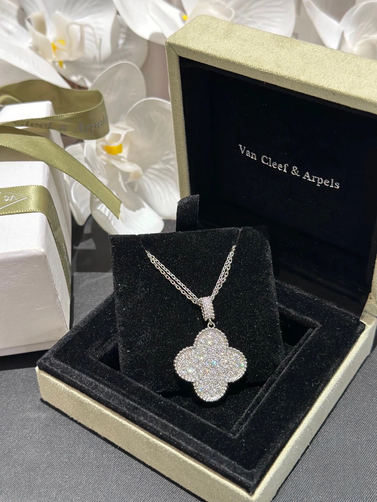 VCA Full Diamond Paved Large Clover Magic Alhambra Long Necklace, 1 motif - Best Replica Jewelry™