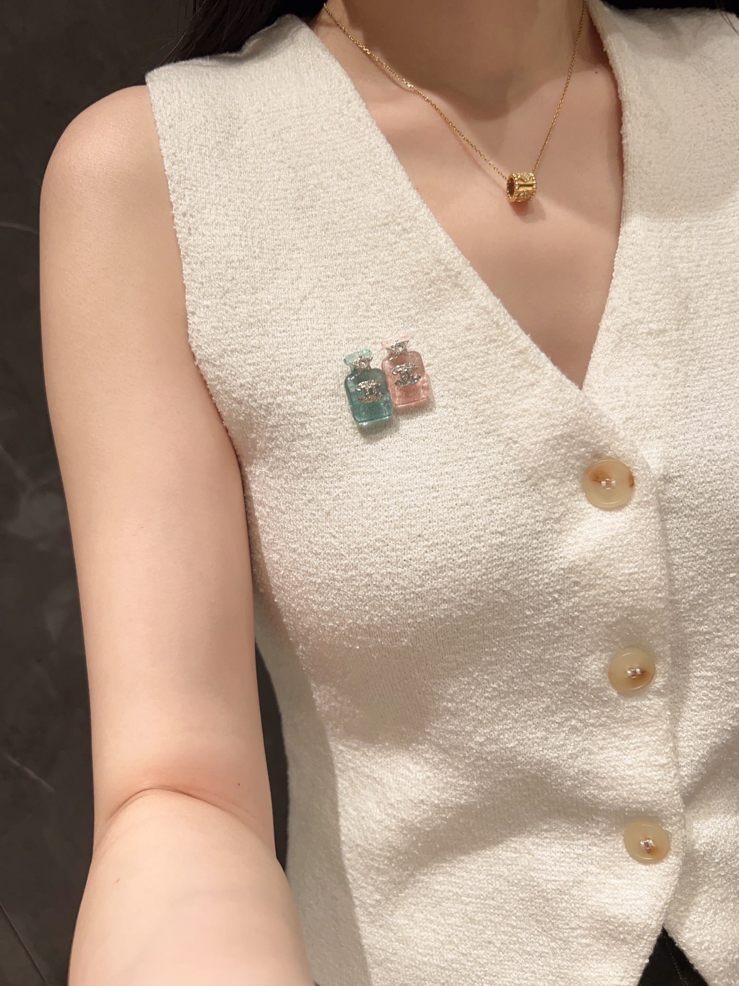 Chanel Jelly Green Perfume Bottle Brooch - Best Replica Jewelry™