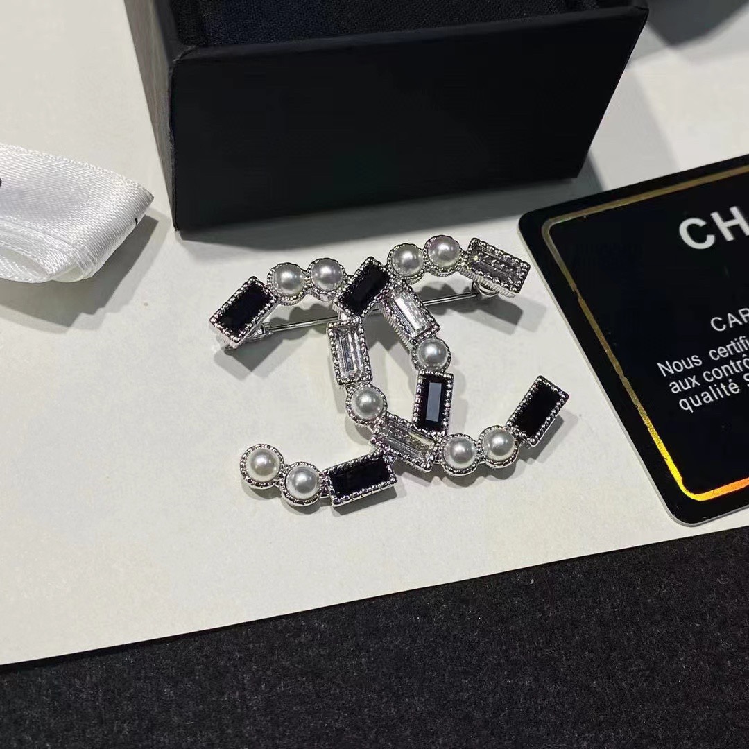 Chanel Pearl Black CC Brooch - Best Replica Jewelry™