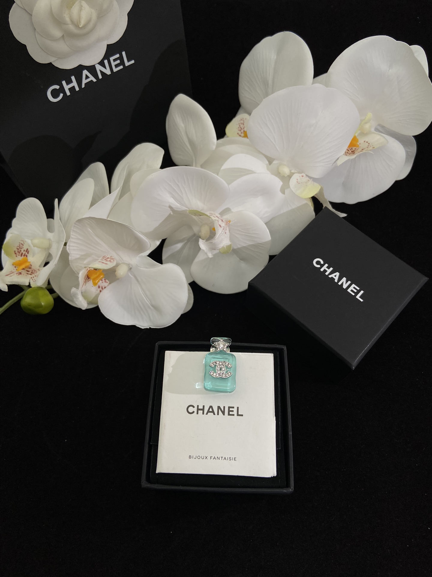 Chanel Jelly Green Perfume Bottle Brooch - Best Replica Jewelry™