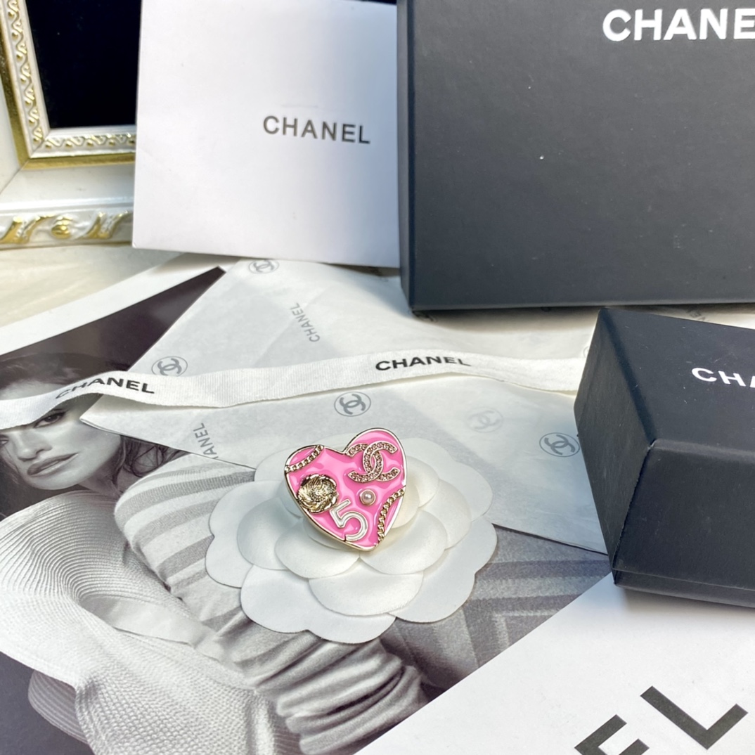 Chanel Pink Heart Brooch - Best Replica Jewelry™