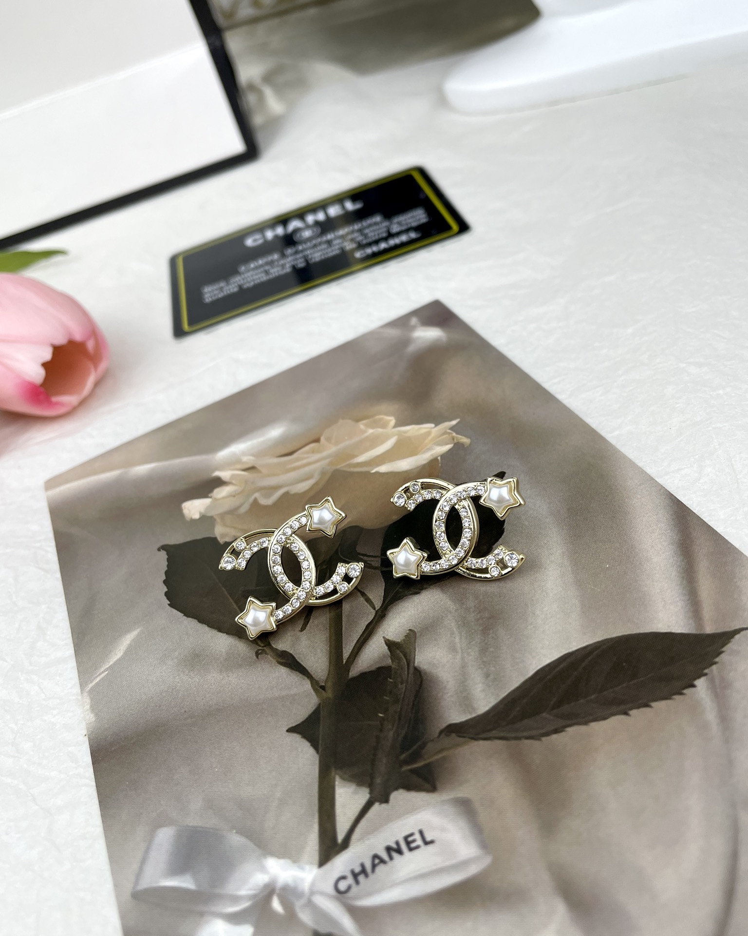 Chanel Hollow Star Rhinestone CC Earrings - Best Replica Jewelry™