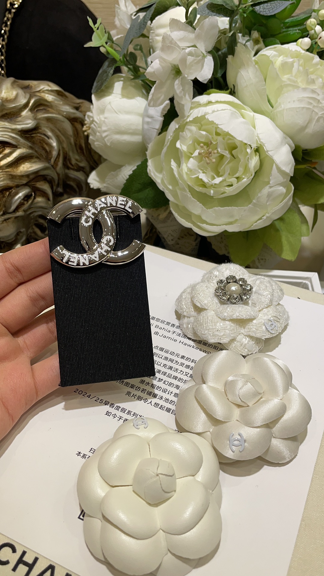 Chanel Letter White Enamel CC Silver Brooch - Best Replica Jewelry™