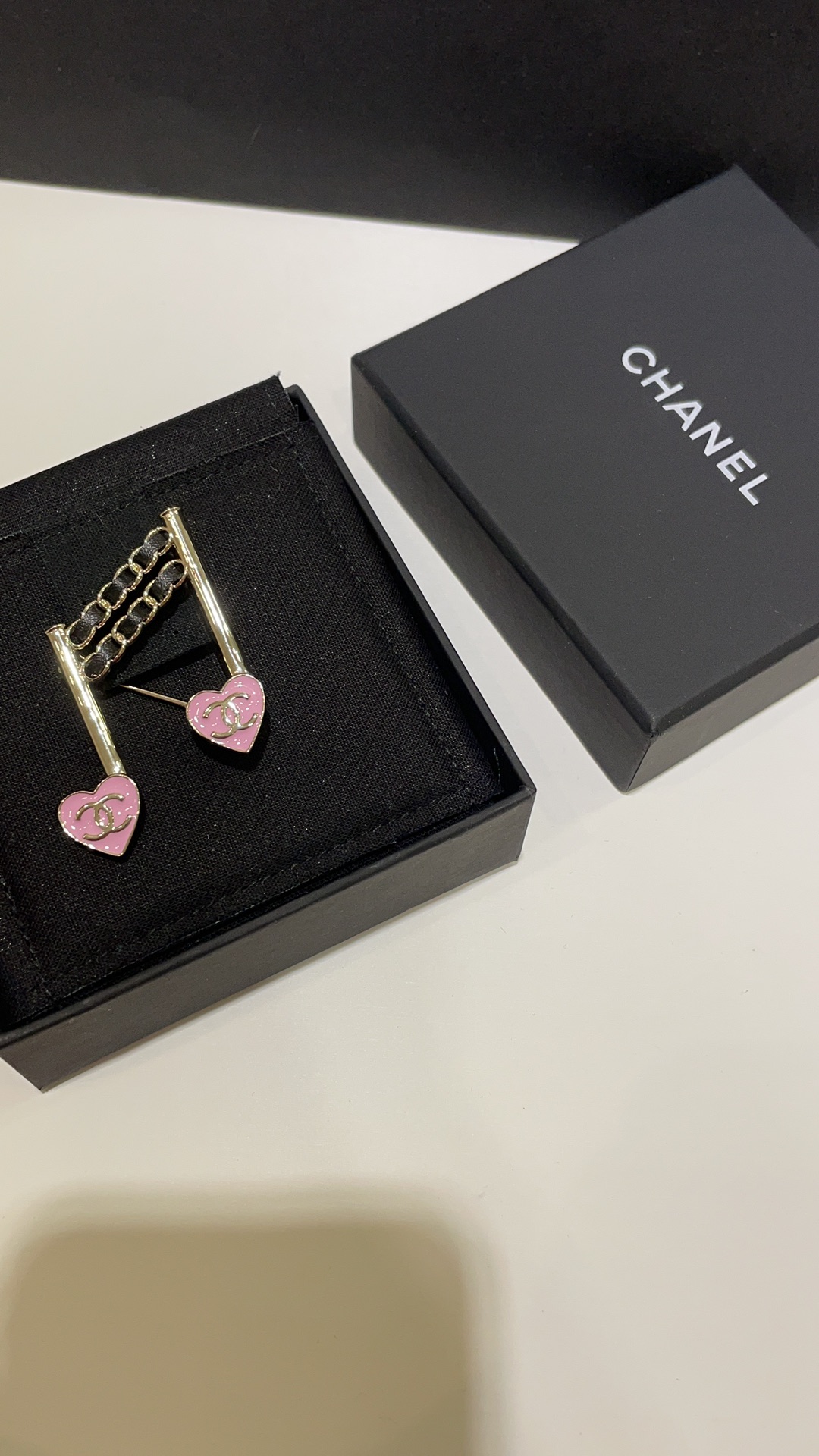 Chanel Pink Heart Note Brooch - Best Replica Jewelry™