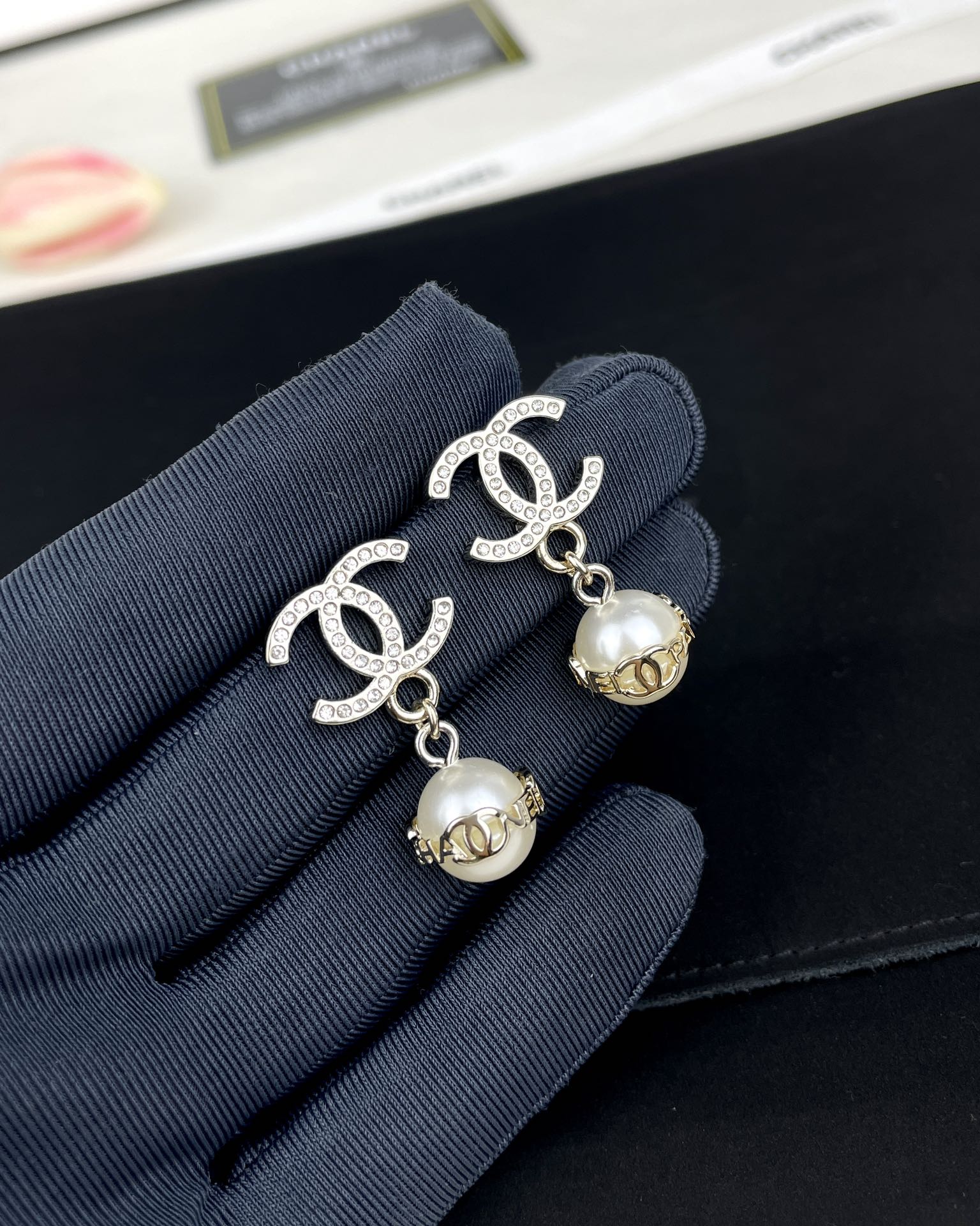 Chanel Diamond CC Pearl Drop Earrings - Best Replica Jewelry™