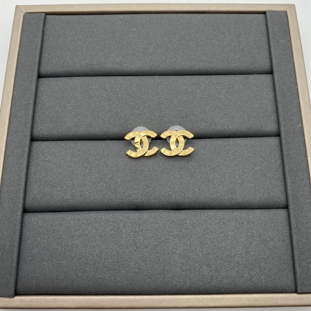 Chanel Debossed Monogram Brooch Earrings - Best Replica Jewelry™