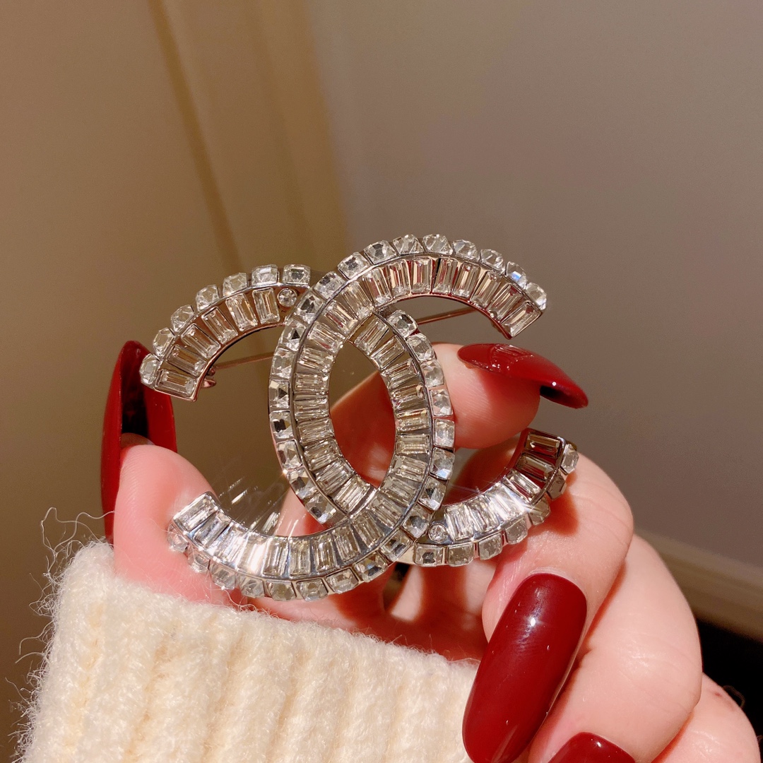 Chanel Rectangular Rhinestone CC Brooch - Best Replica Jewelry™