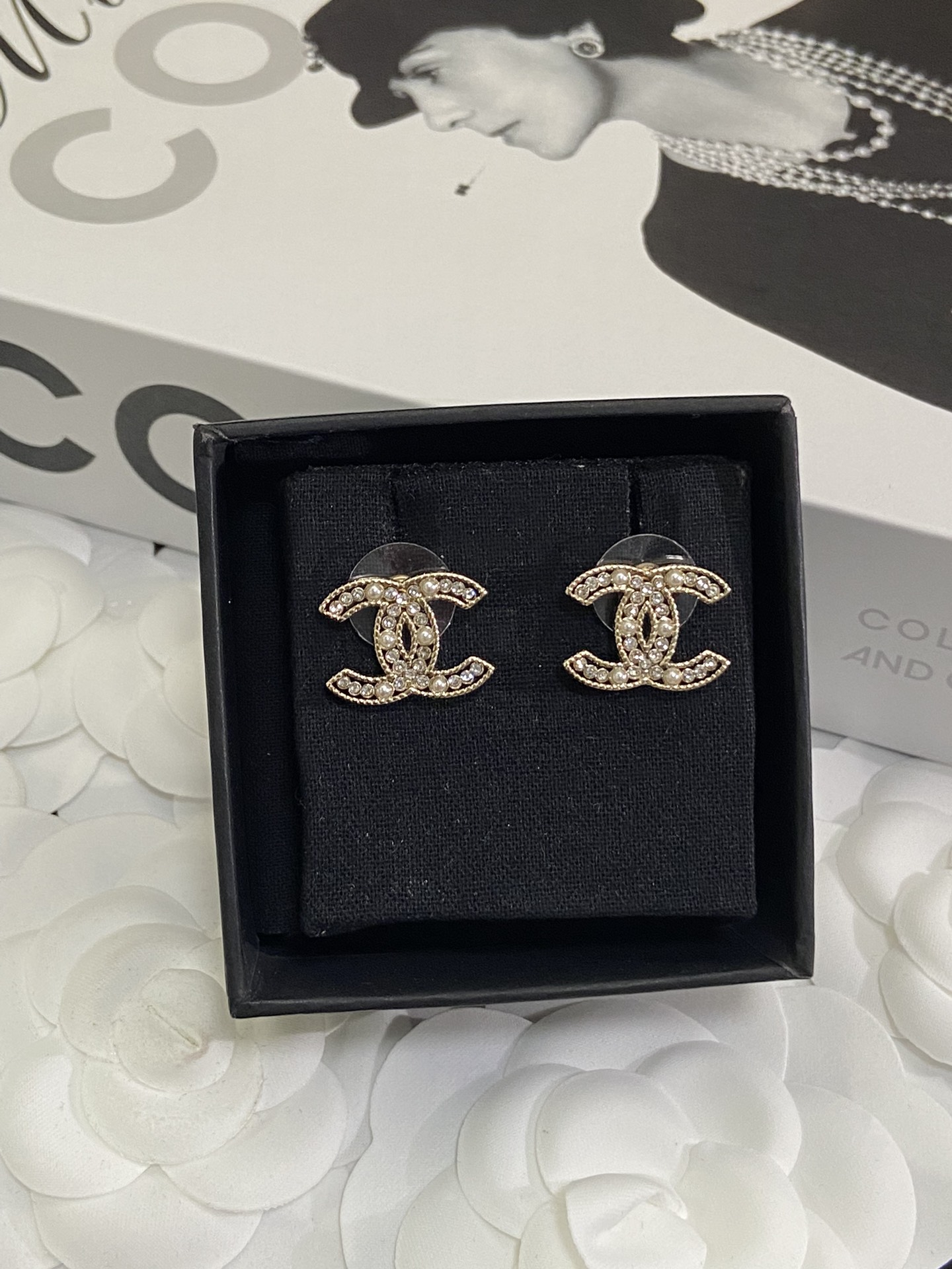 Chanel Pearl Brooch Earrings Bracelet Necklace - Best Replica Jewelry™