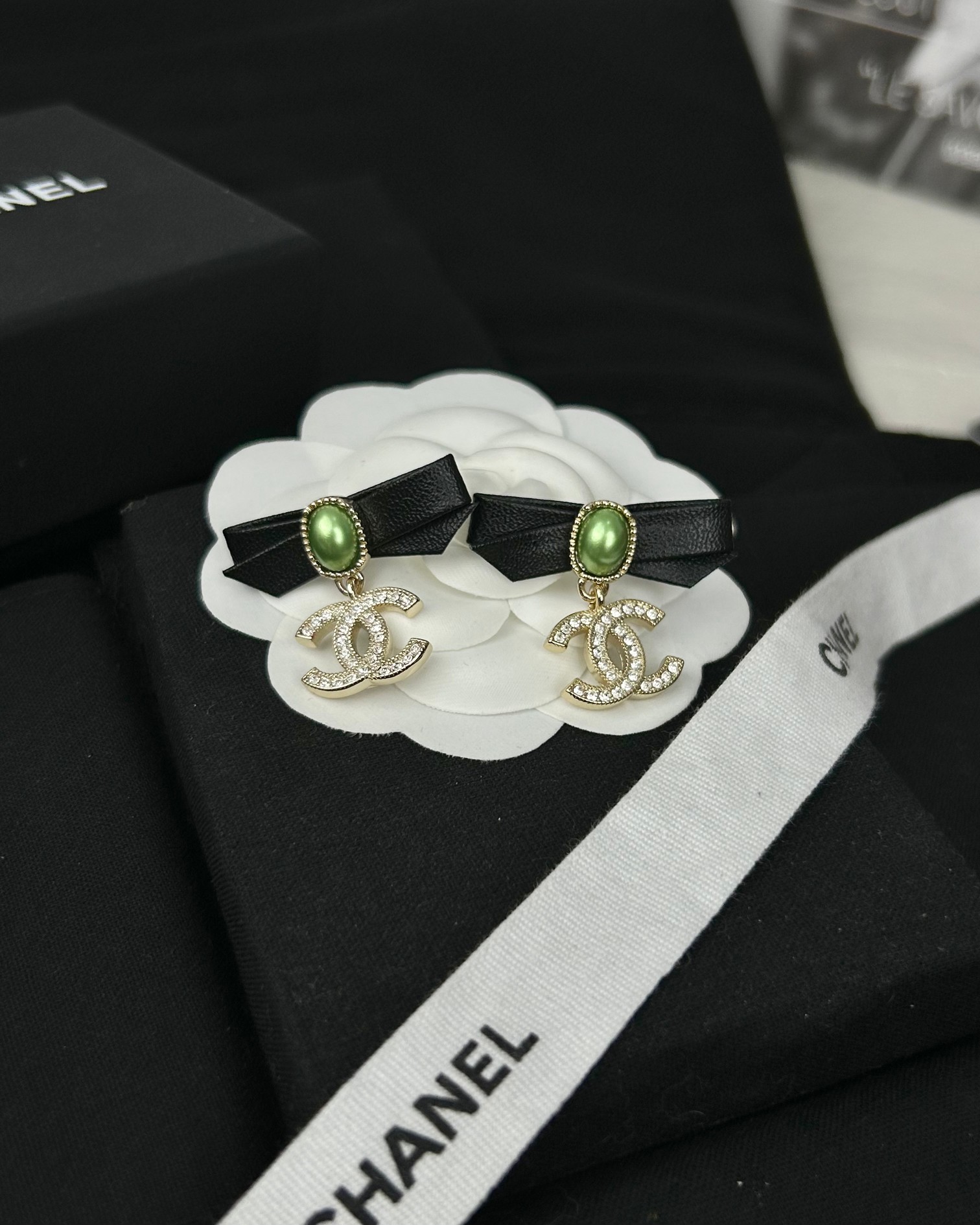 Chanel Leather Bow Green Pearl CC Dangle Earrings - Best Replica Jewelry™