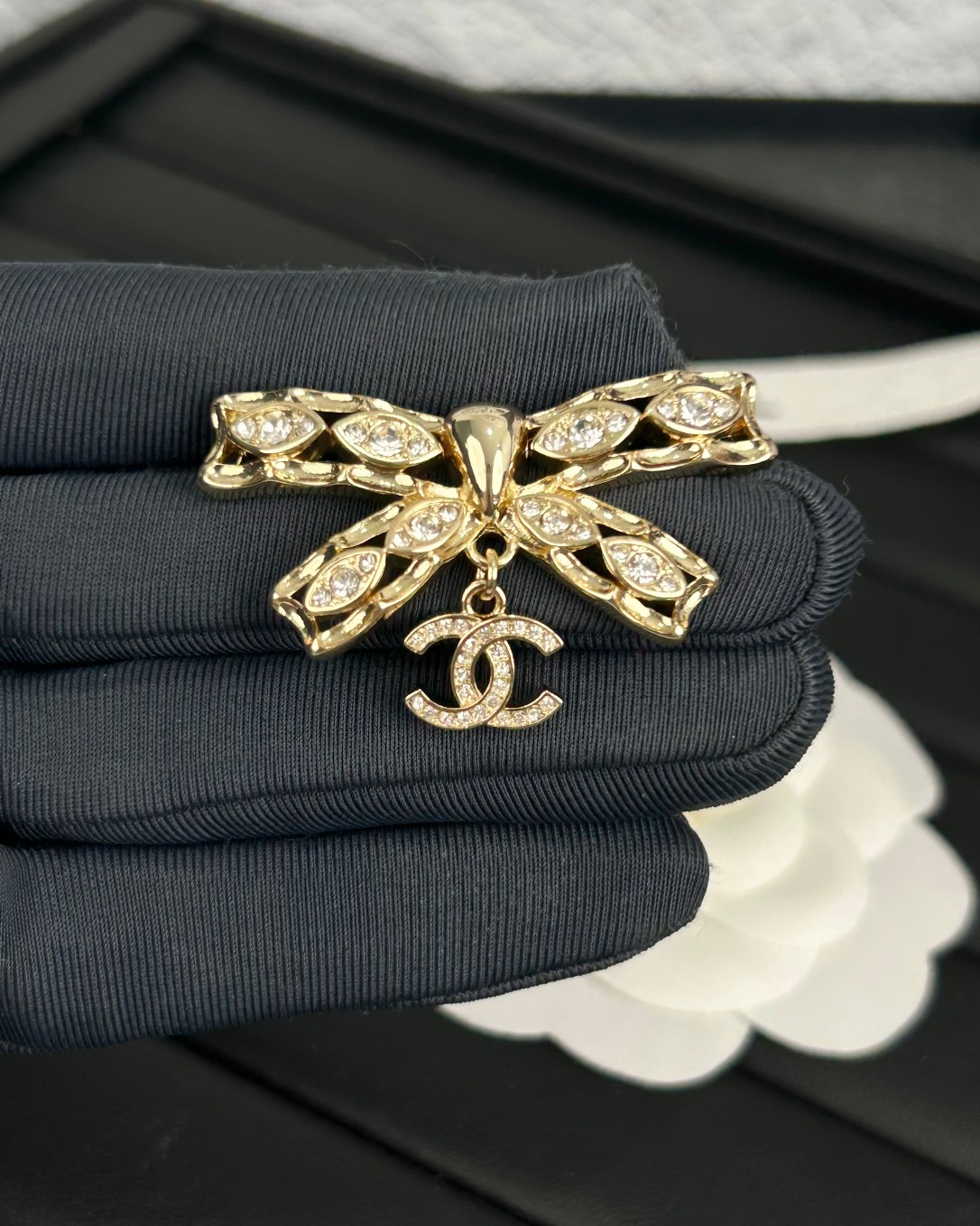 Chanel Bow Knot Brooch - Best Replica Jewelry™