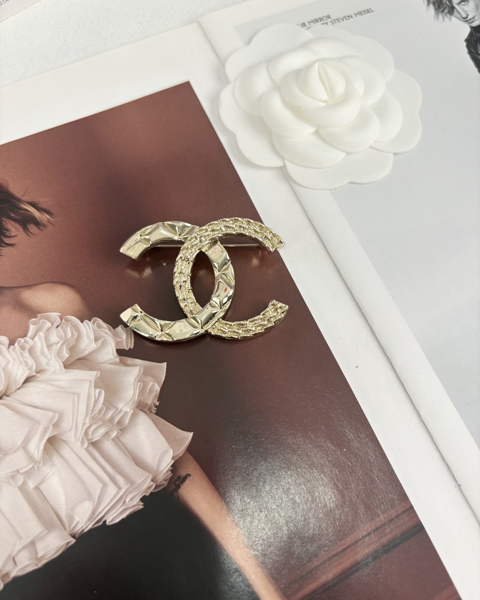 Chanel Light Gold Classic CC Brooch - Best Replica Jewelry™