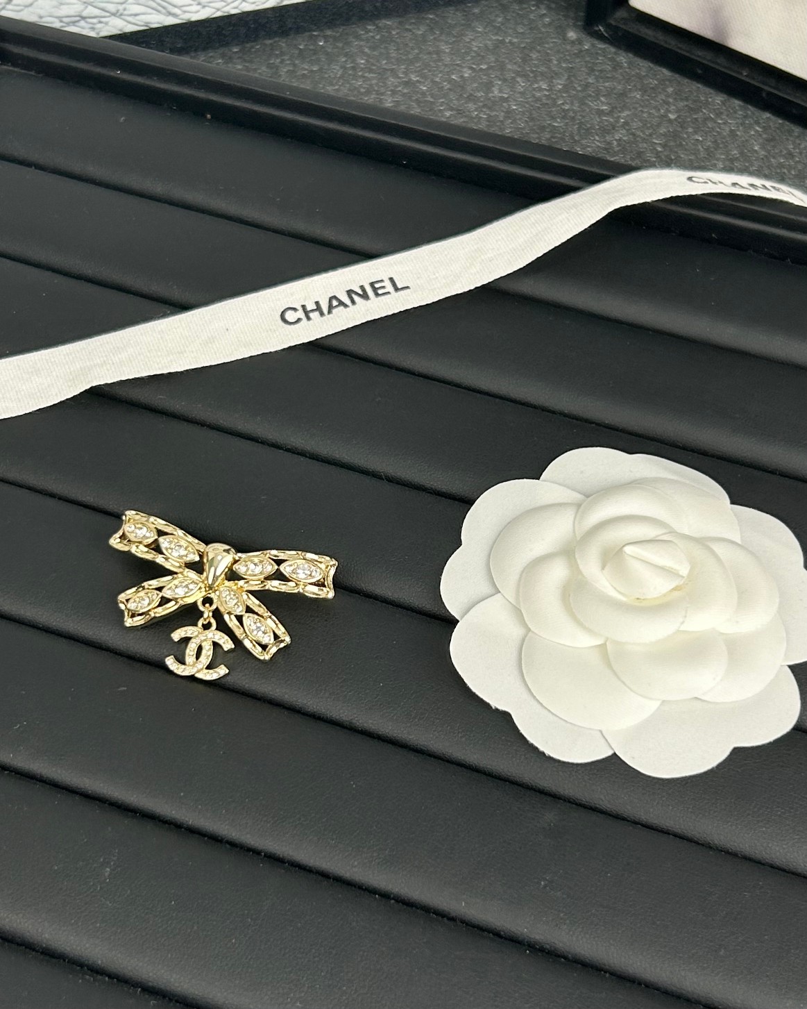 Chanel Bow Knot Brooch - Best Replica Jewelry™