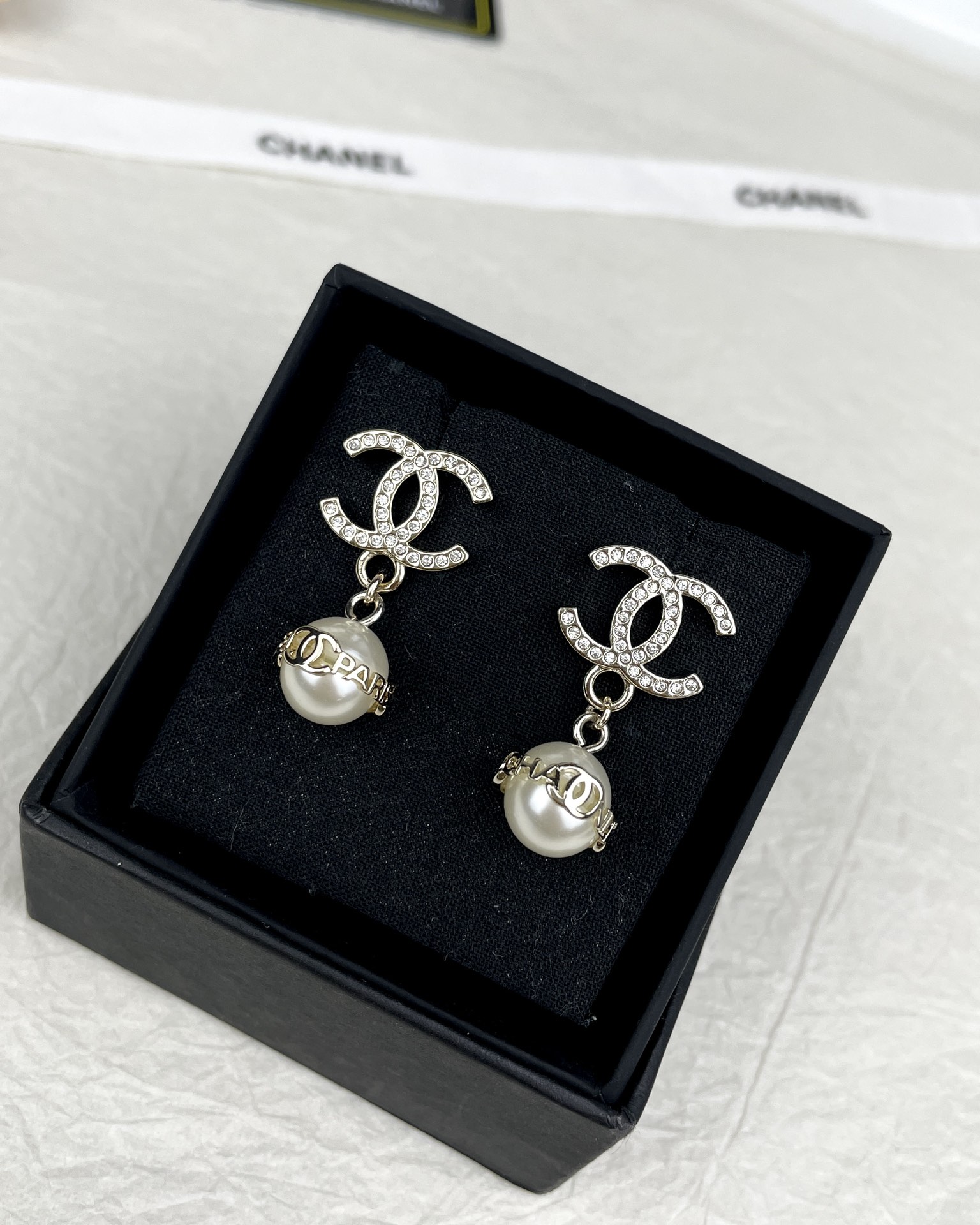 Chanel Diamond CC Pearl Drop Earrings - Best Replica Jewelry™