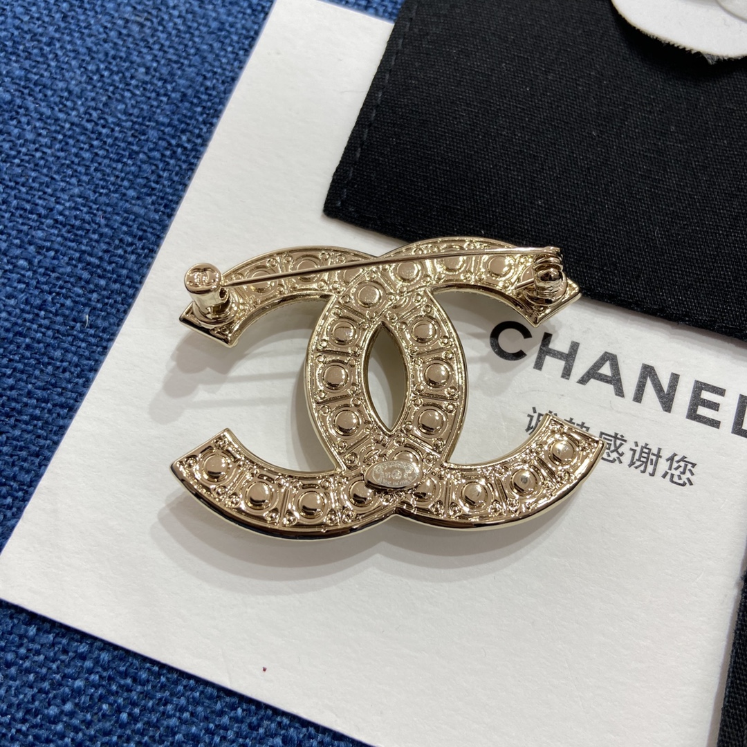 Chanel Light Gold Pave Pearl Brooch - Best Replica Jewelry™