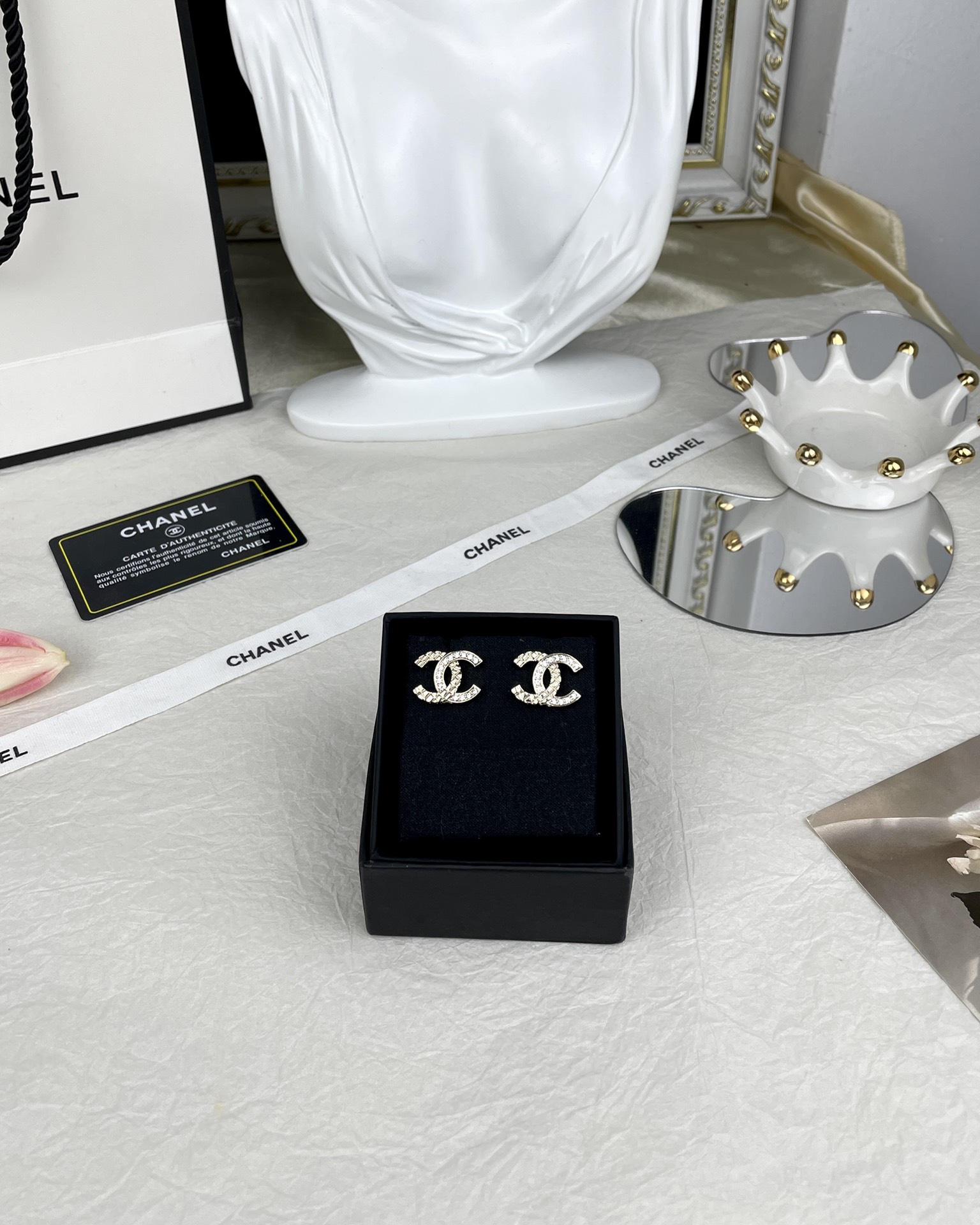 Chanel Minimalist Rhinestone CC Earrings - Best Replica Jewelry™