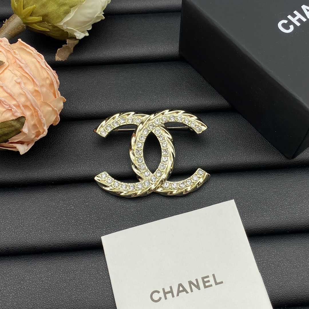 Chanel Light Gold Diamond CC Brooch - Best Replica Jewelry™