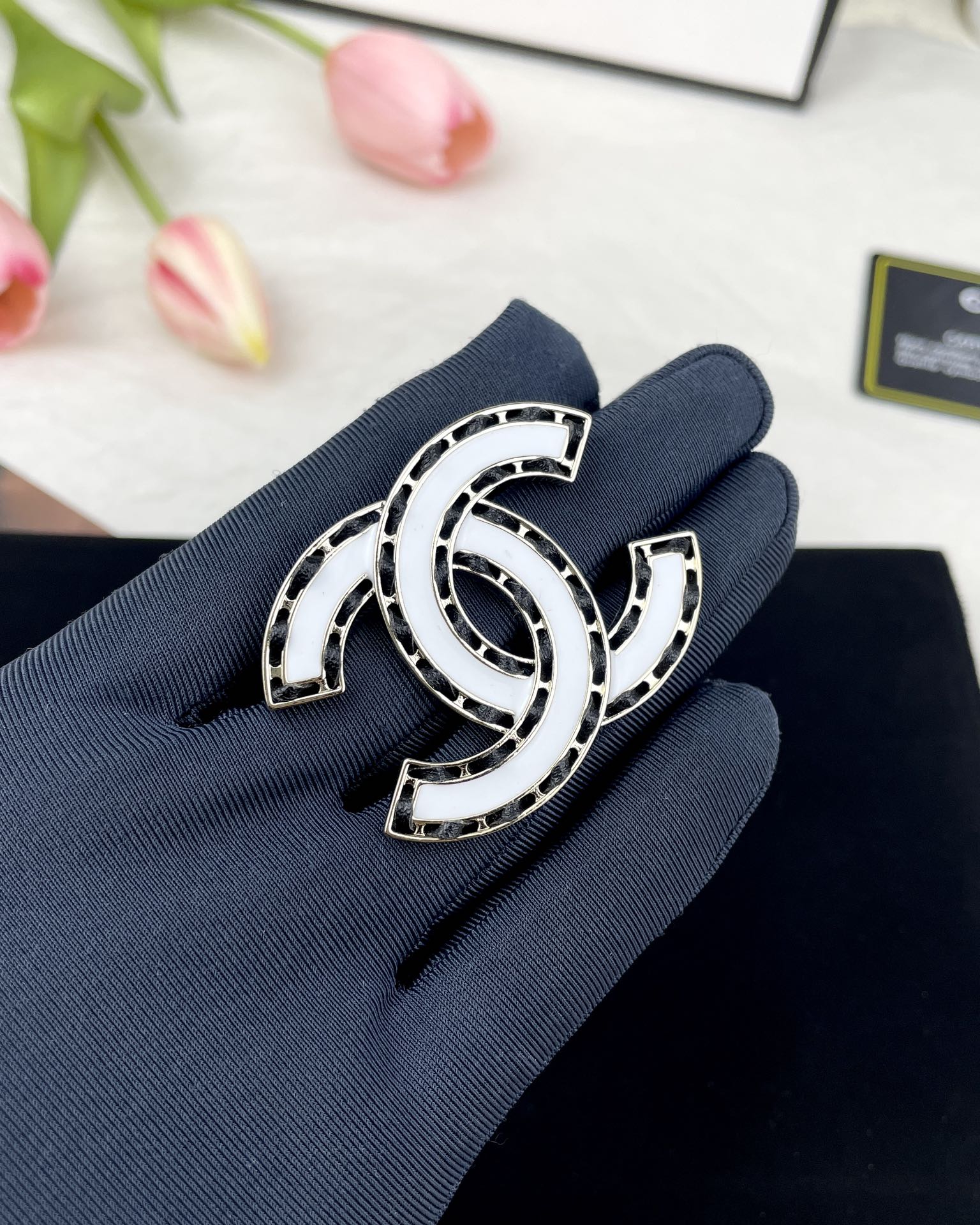 Chanel White Enamel Leather Woven CC Brooch - Best Replica Jewelry™