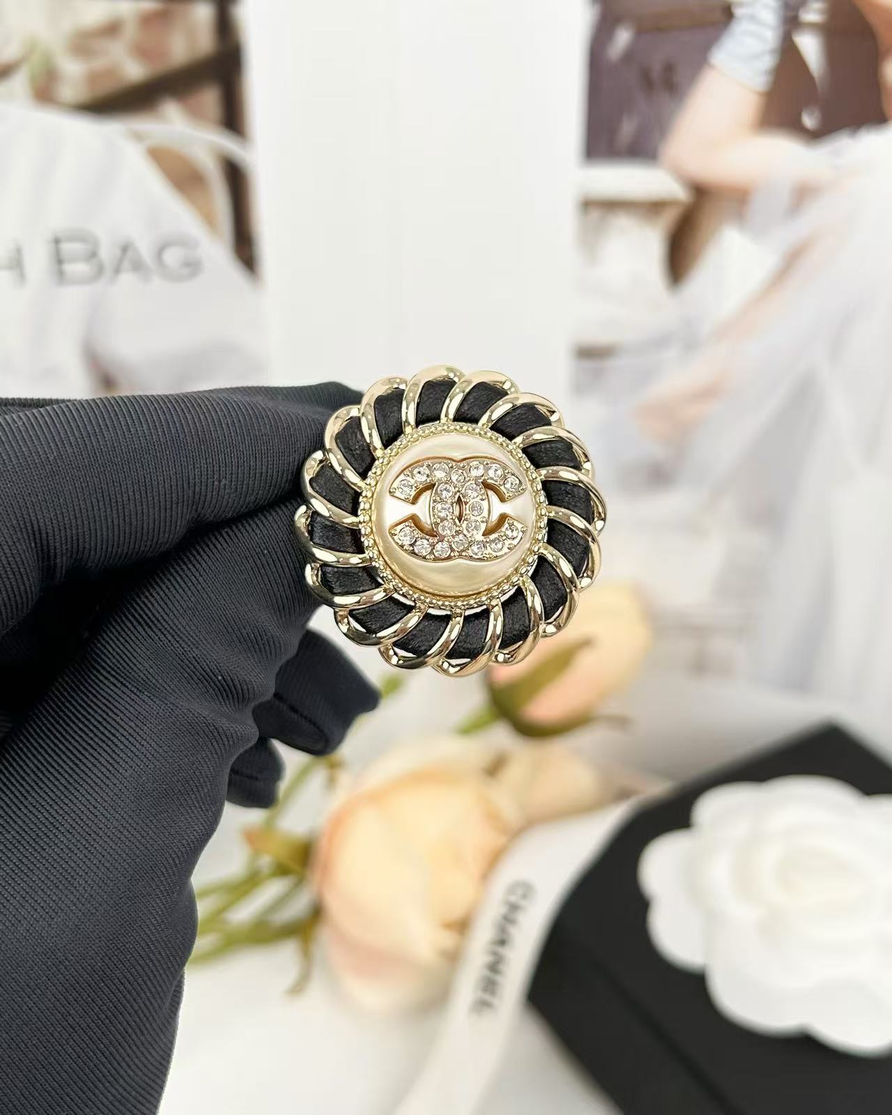 Chanel Twist Leather Wrap Wreath Round Brooch - Best Replica Jewelry™