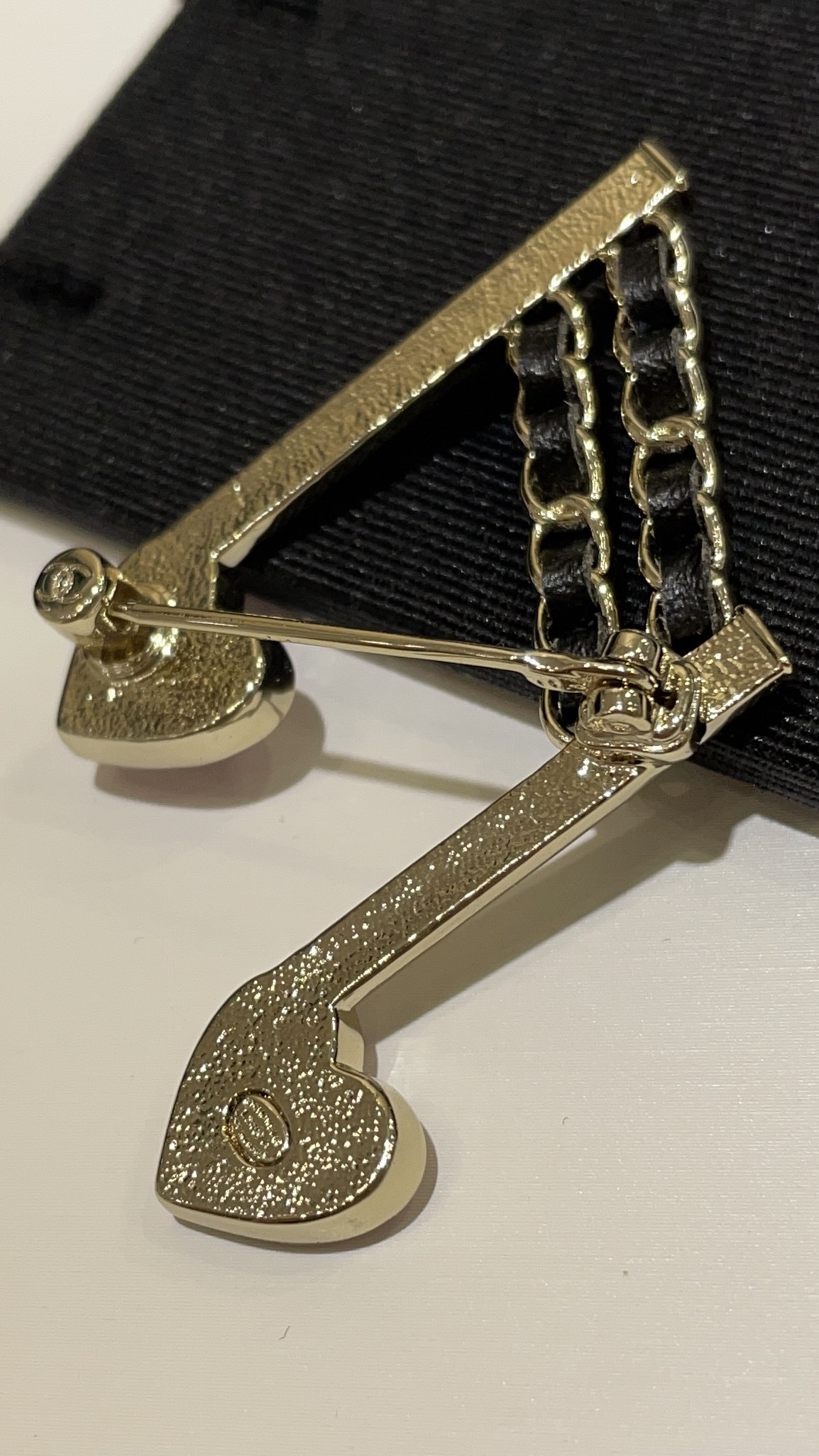 Chanel Pink Heart Note Brooch - Best Replica Jewelry™