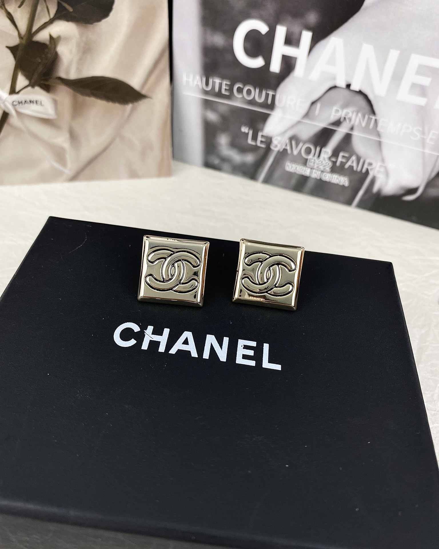 Chanel Square Pearl Stud Earrings - Best Replica Jewelry™