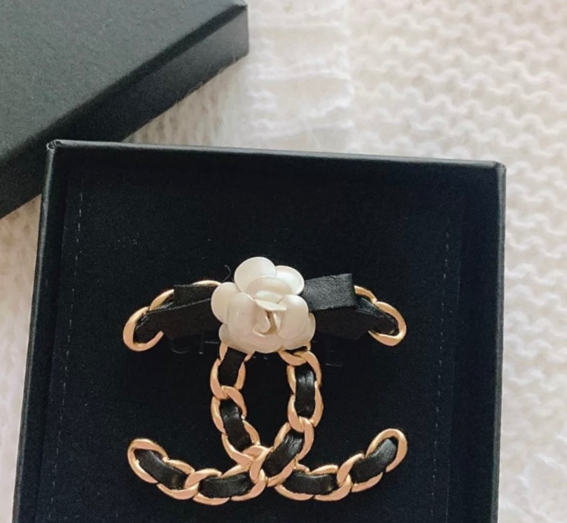Vintage Chanel Camellia Leather Brooch - Best Replica Jewelry™