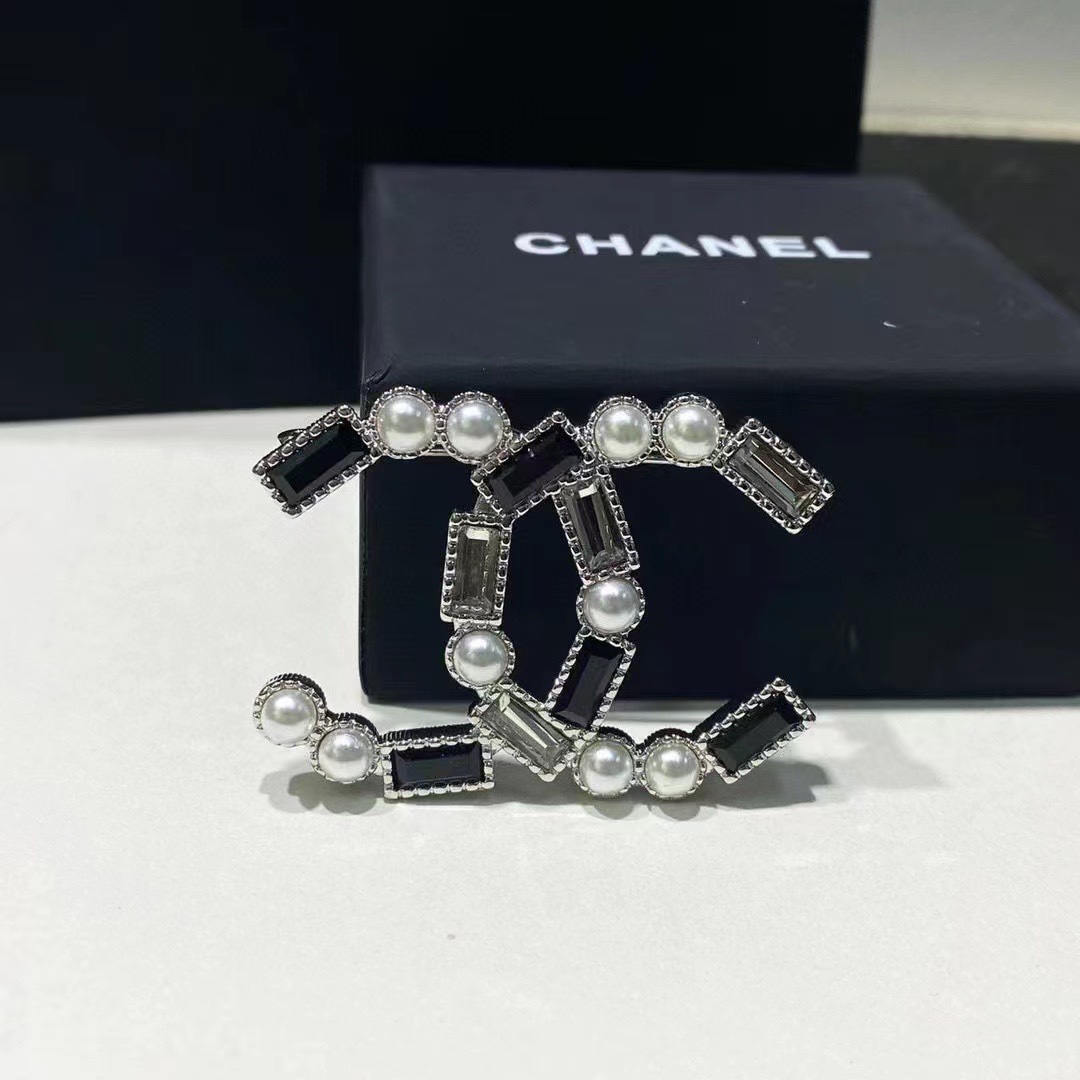 Chanel Pearl Black CC Brooch - Best Replica Jewelry™