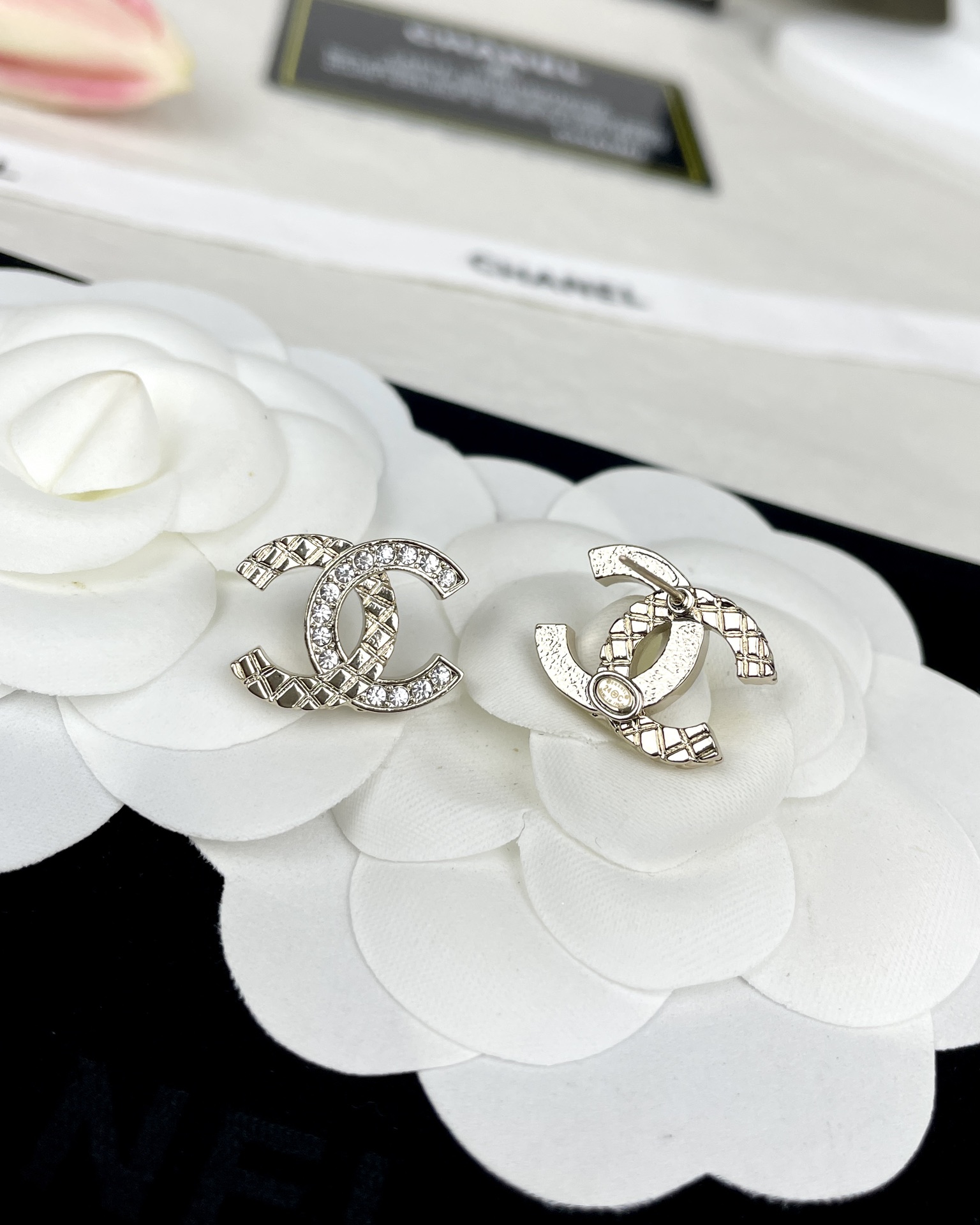 Chanel Minimalist Rhinestone CC Earrings - Best Replica Jewelry™