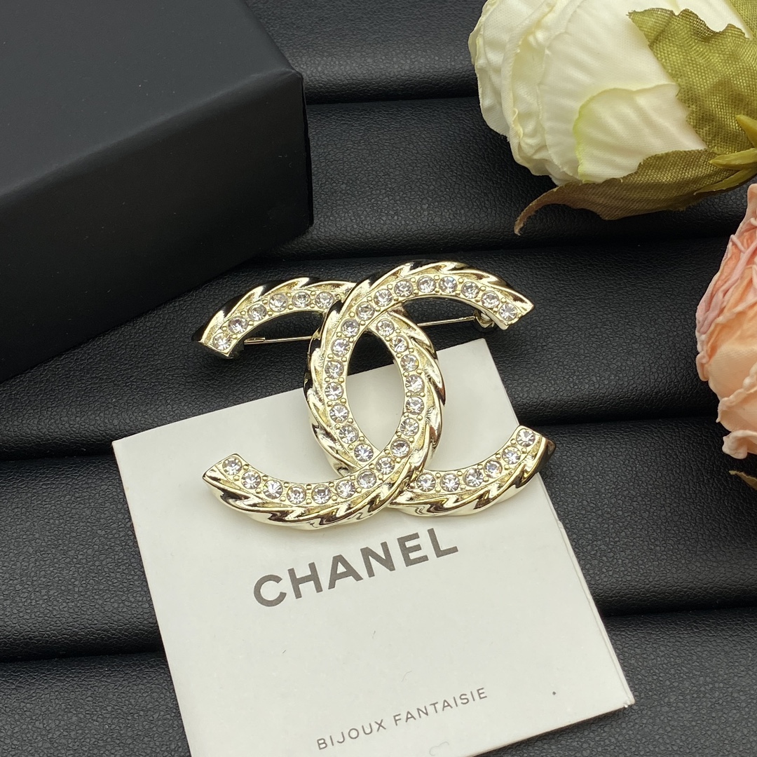 Chanel Light Gold Diamond CC Brooch - Best Replica Jewelry™
