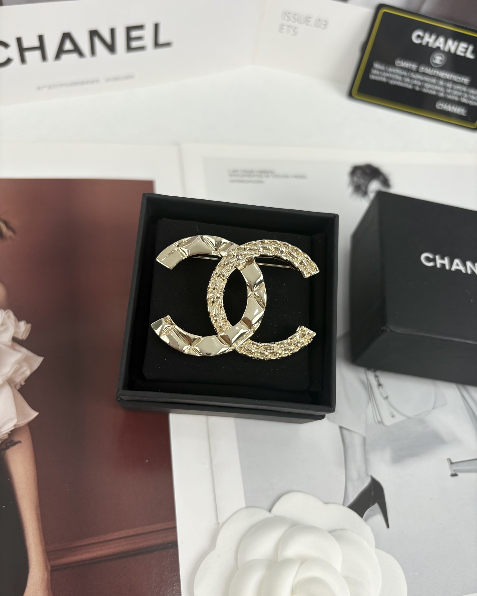 Chanel Light Gold Classic CC Brooch - Best Replica Jewelry™