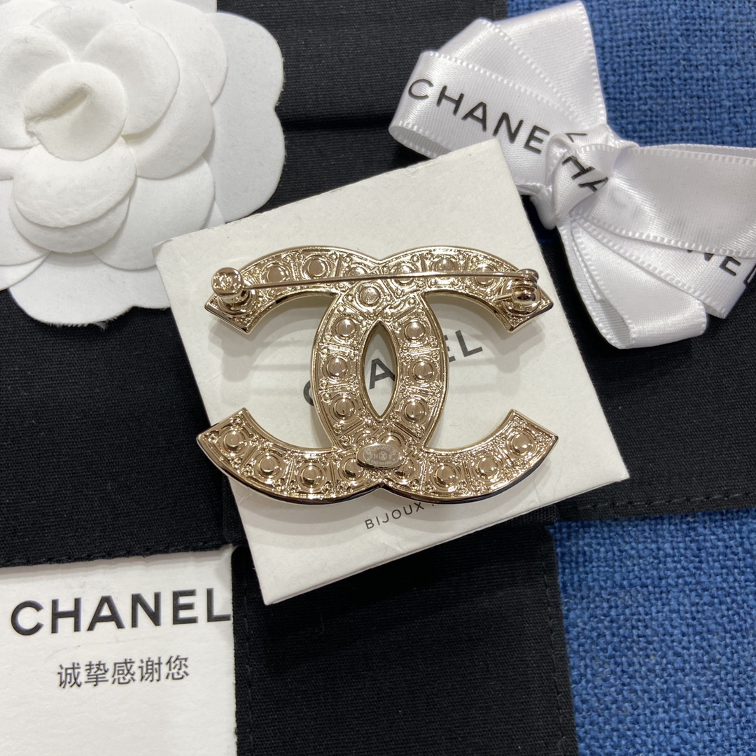 Chanel Light Gold Pave Pearl Brooch - Best Replica Jewelry™