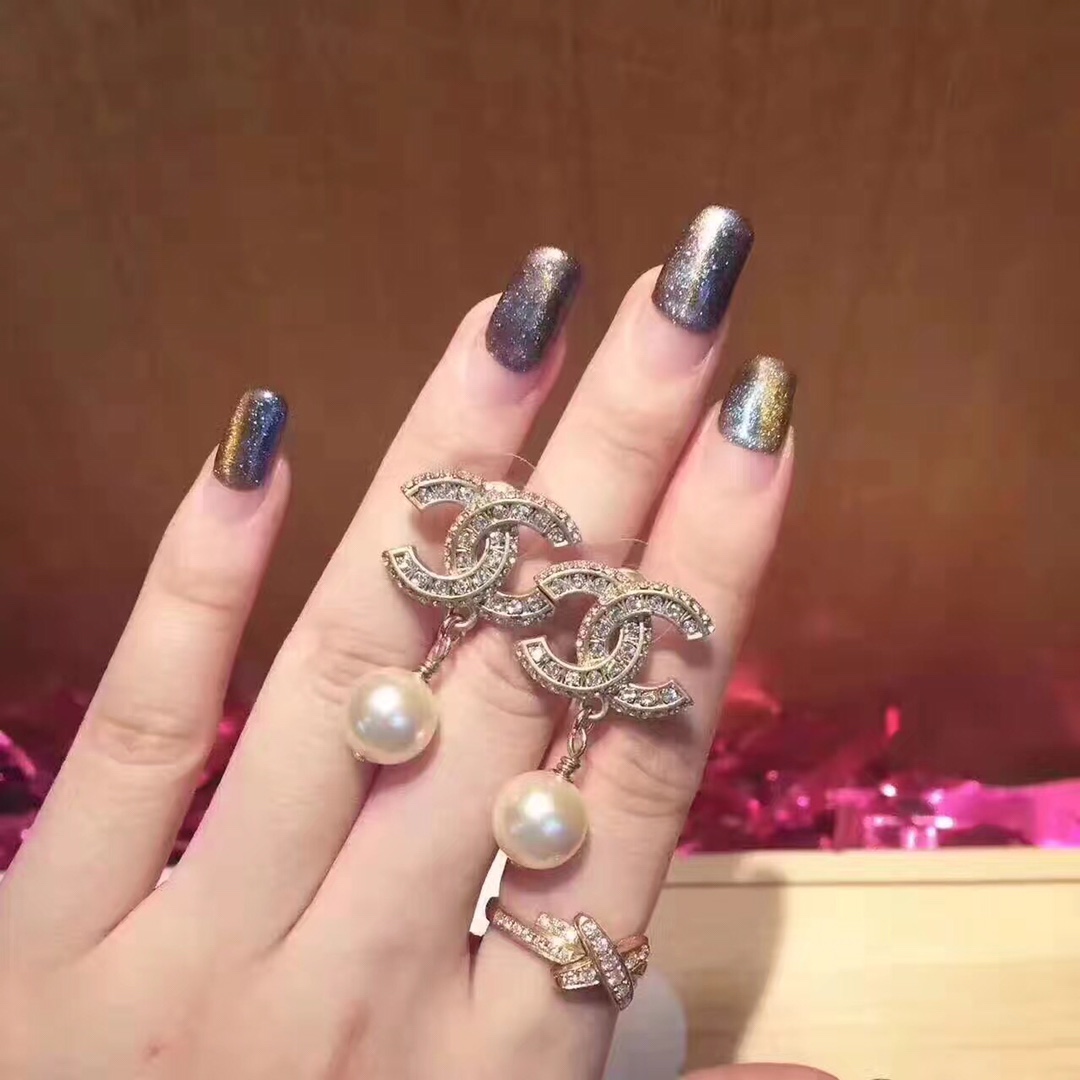 Chanel Classic Silver CC Pearl Dangle Earrings - Best Replica Jewelry™