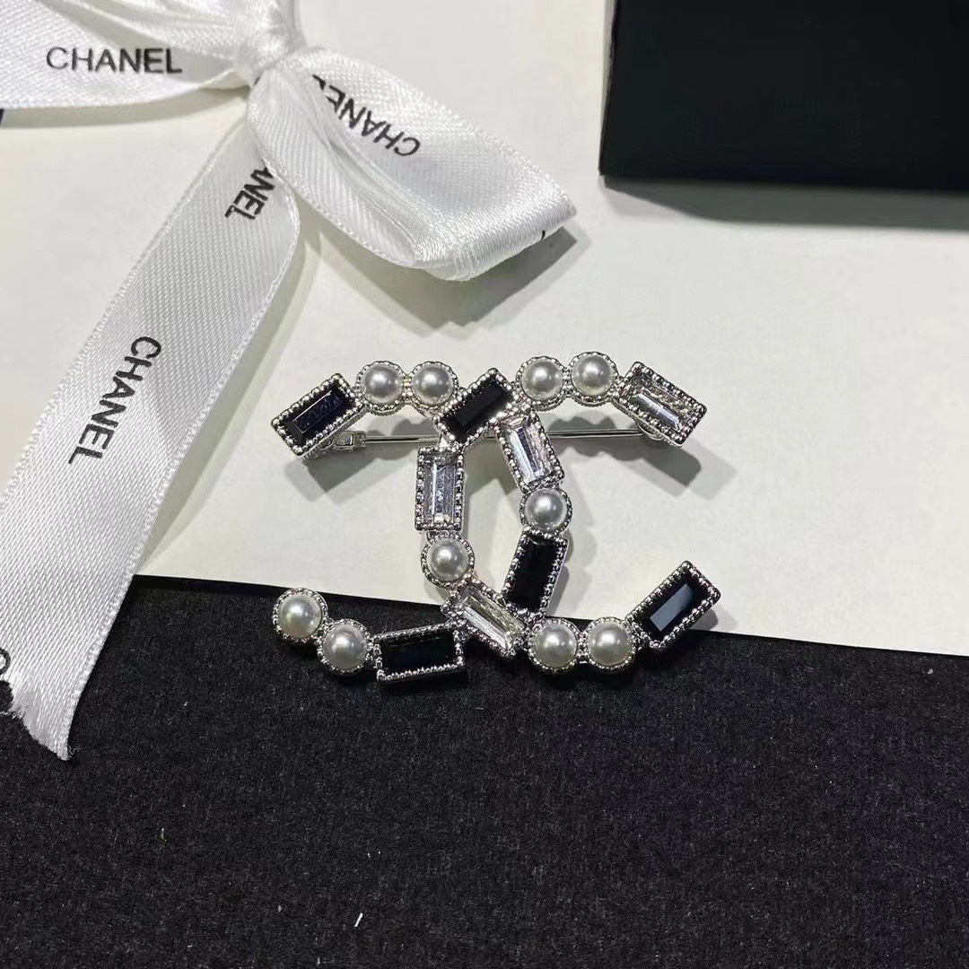 Chanel Pearl Black CC Brooch - Best Replica Jewelry™