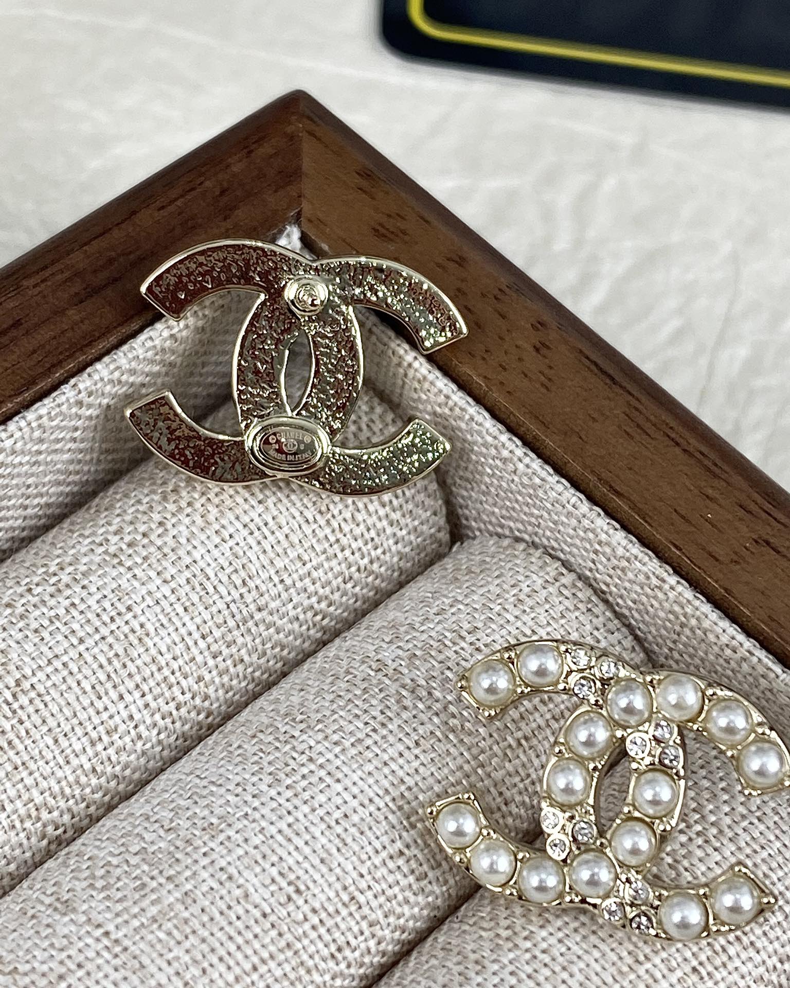 Chanel Pearl and Diamond Paved CC Earrings - Best Replica Jewelry™