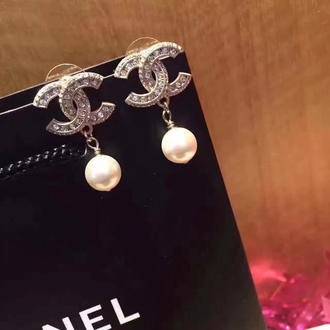 Chanel Classic Silver CC Pearl Dangle Earrings - Best Replica Jewelry™