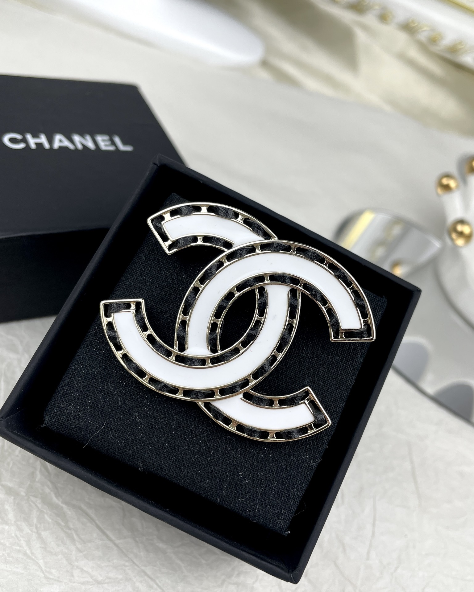 Chanel White Enamel Leather Woven CC Brooch - Best Replica Jewelry™