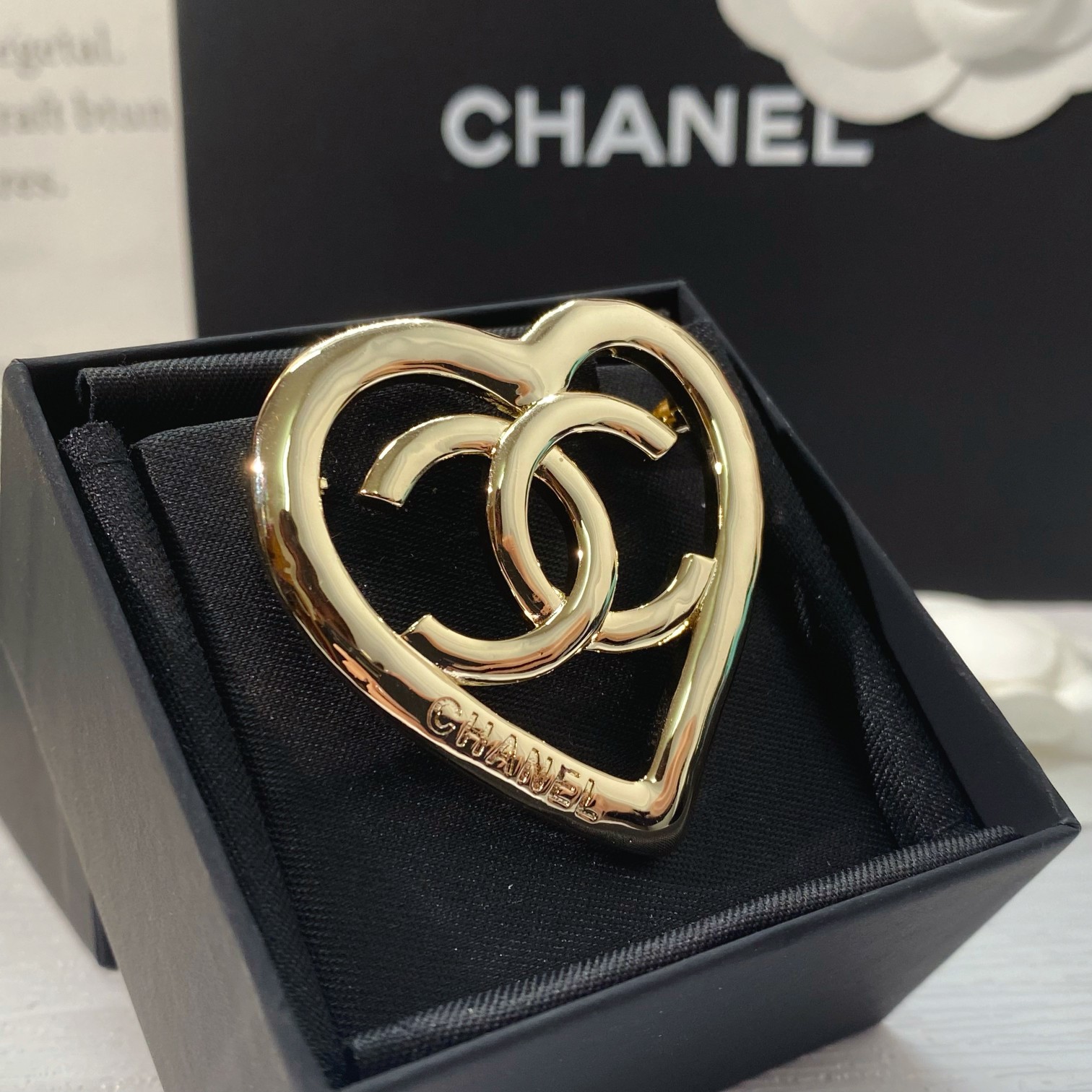 Chanel Hollow Heart CC Brooch - Best Replica Jewelry™