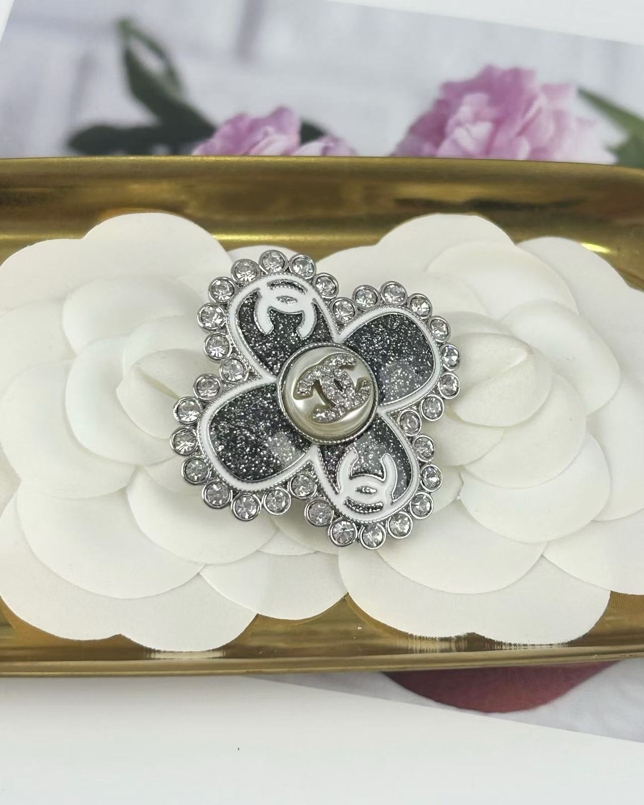 Chanel Clover Brooch - Best Replica Jewelry™