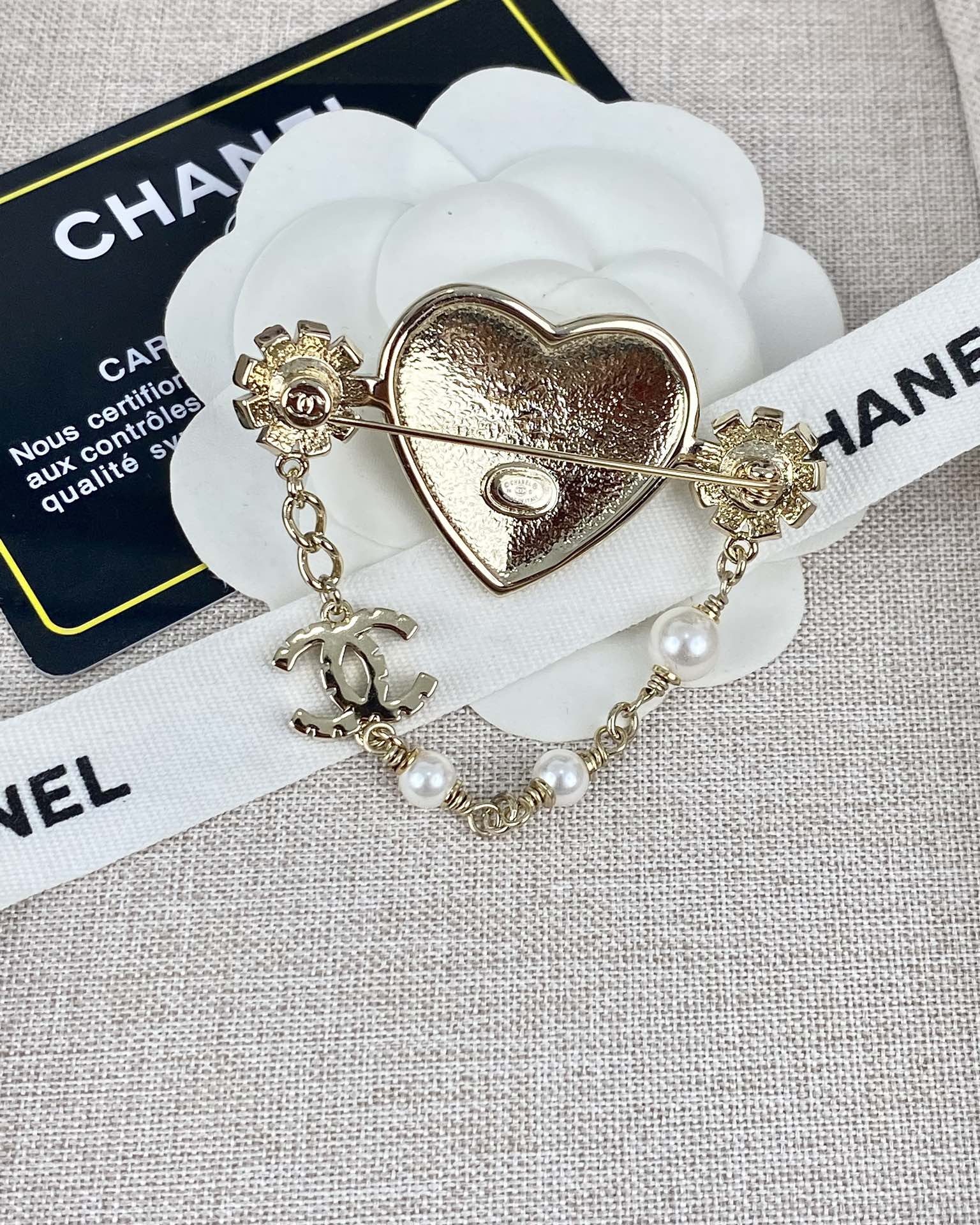 Chanel Heart with Chain Brooch Pin - Best Replica Jewelry™