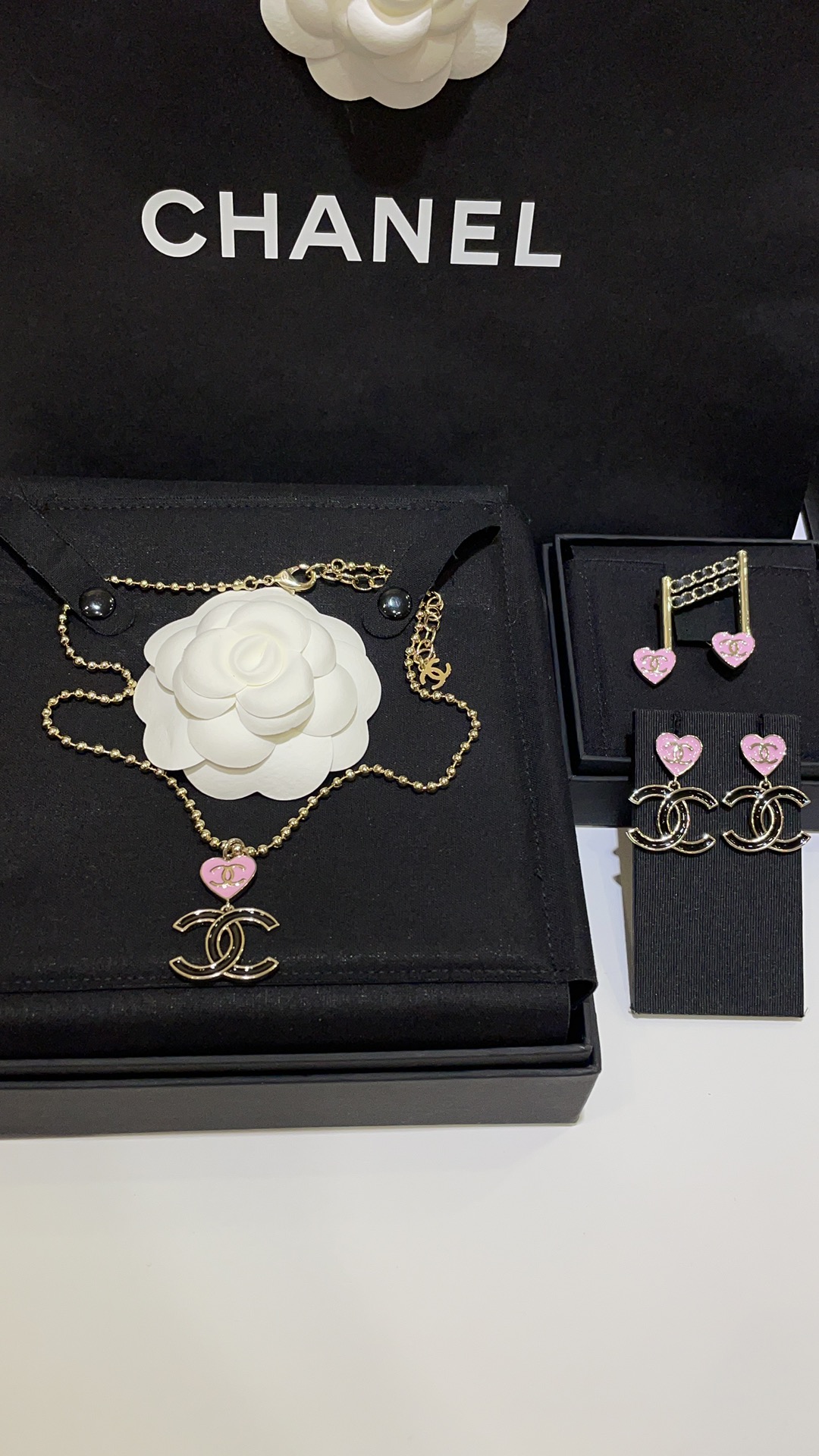 Chanel Pink Heart Note Brooch - Best Replica Jewelry™