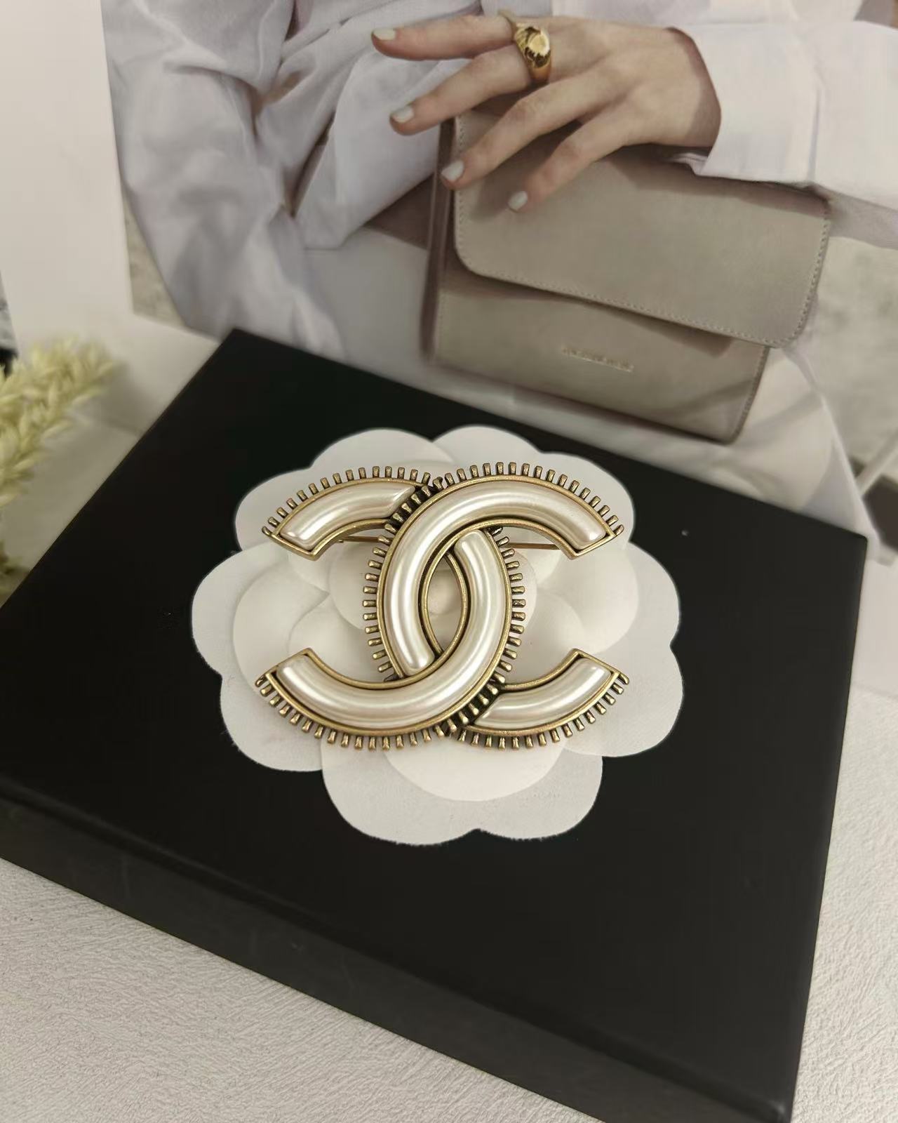 Chanel Vintage White CC Brooch - Best Replica Jewelry™
