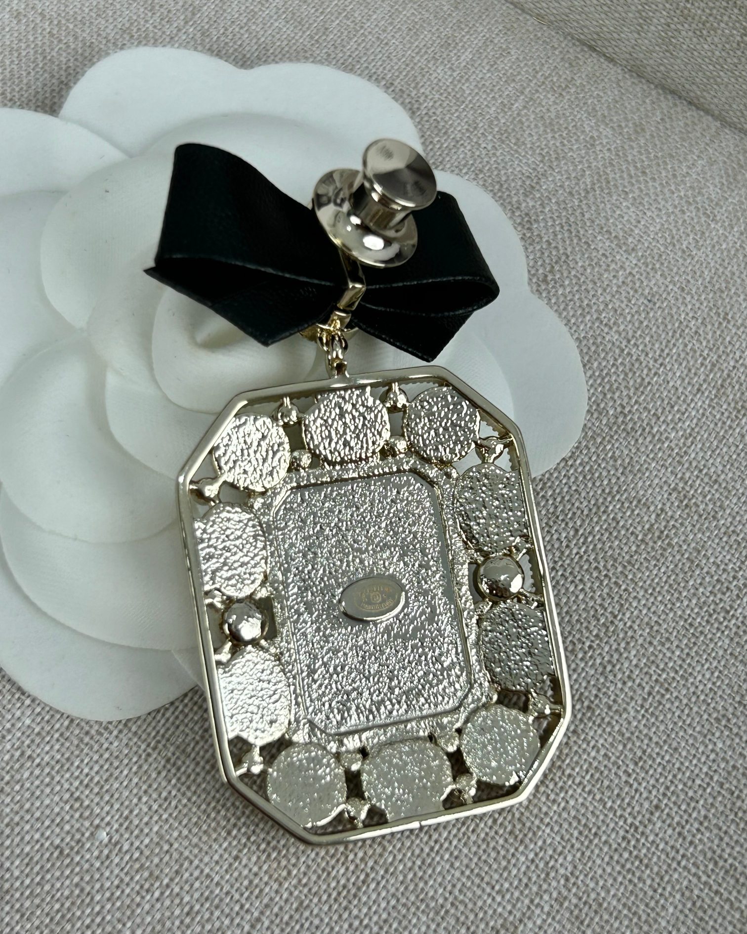 Chanel Leather Bow Multigem Emerald Brooch - Best Replica Jewelry™