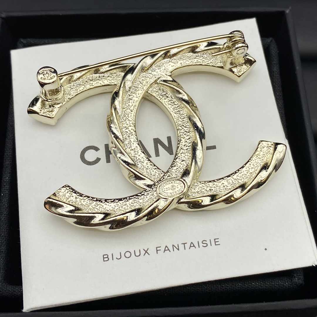 Chanel Light Gold Diamond CC Brooch - Best Replica Jewelry™