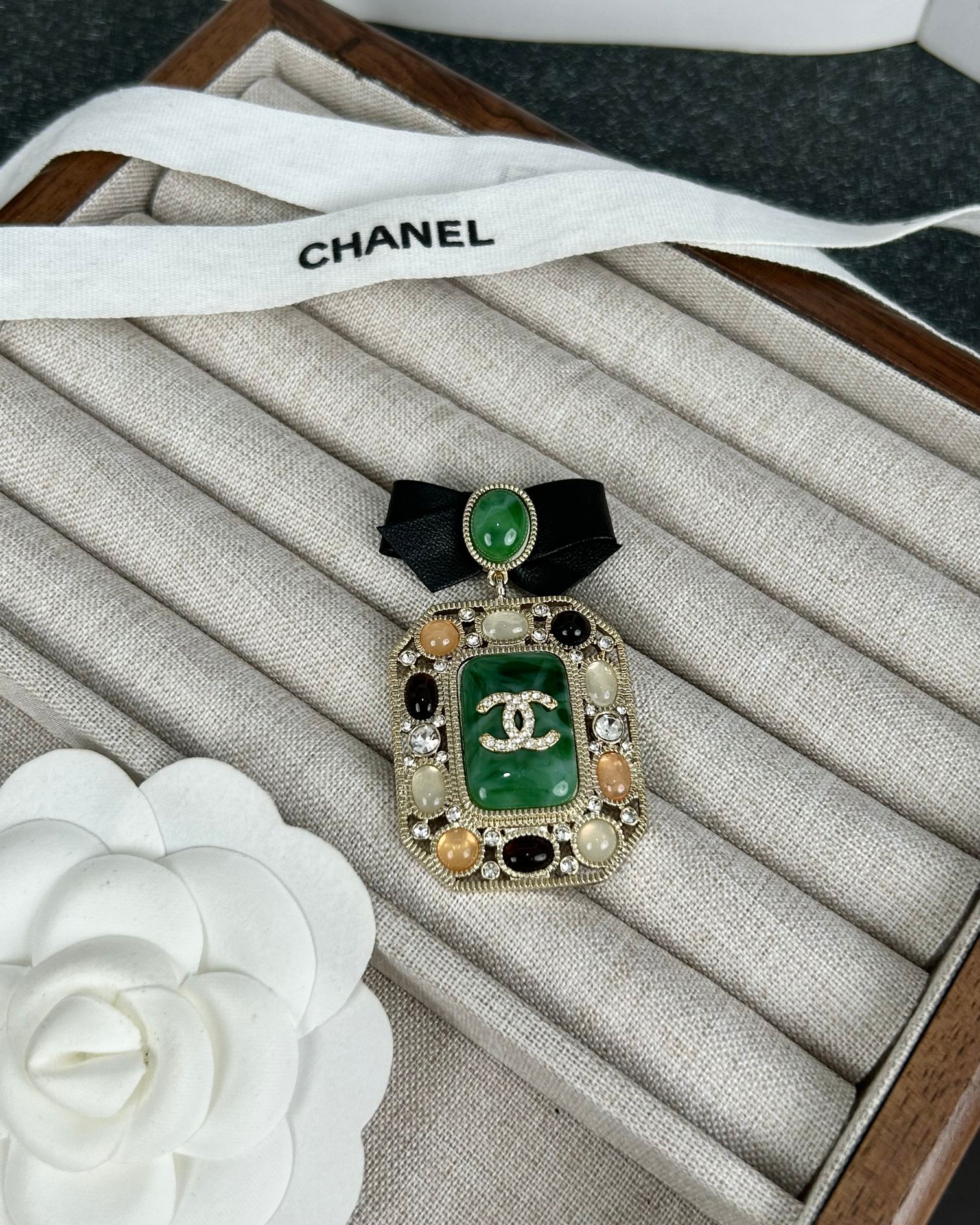Chanel Leather Bow Multigem Emerald Brooch - Best Replica Jewelry™