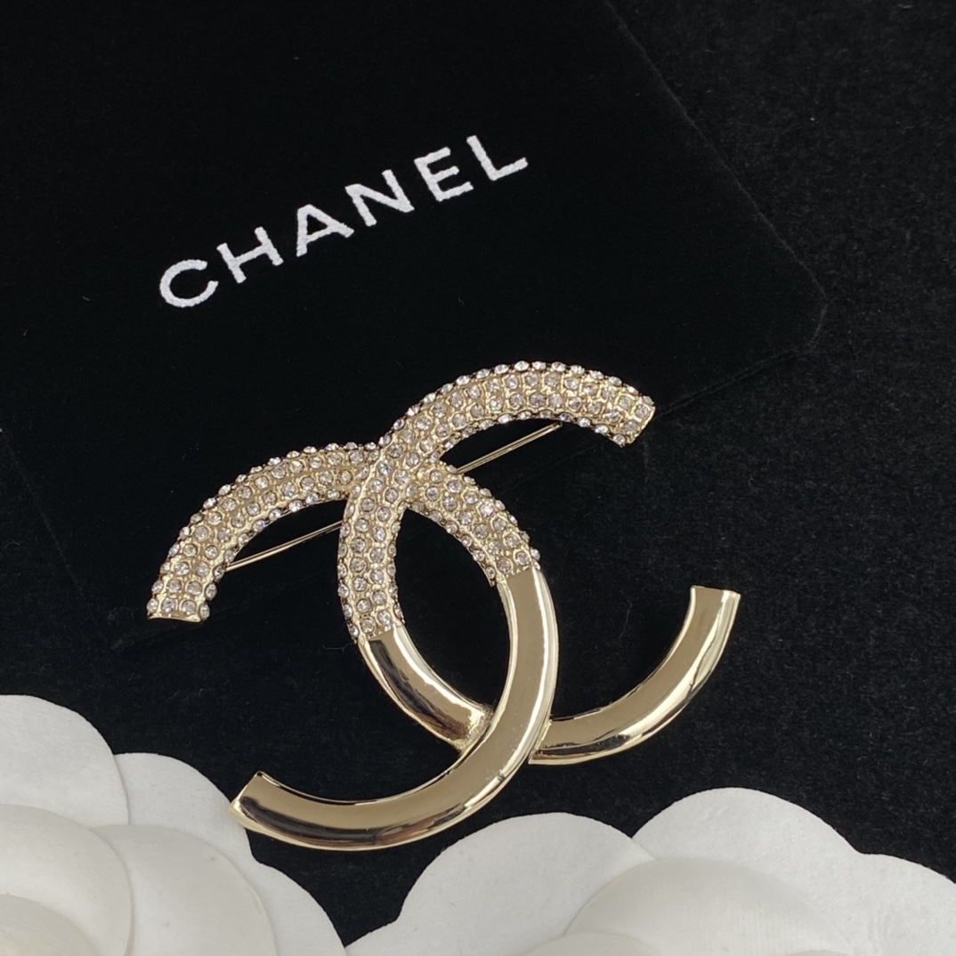 Chanel Half Diamond Brooch - Best Replica Jewelry™