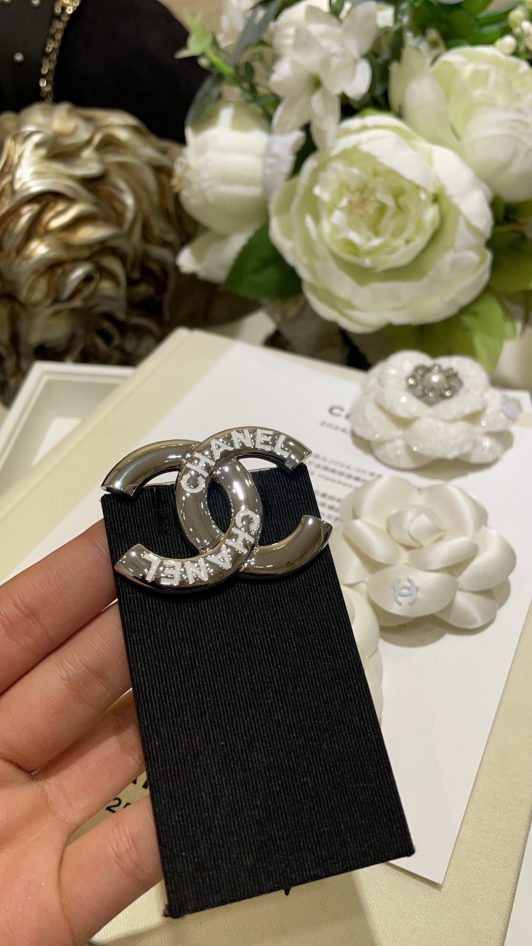 Chanel Letter White Enamel CC Silver Brooch - Best Replica Jewelry™