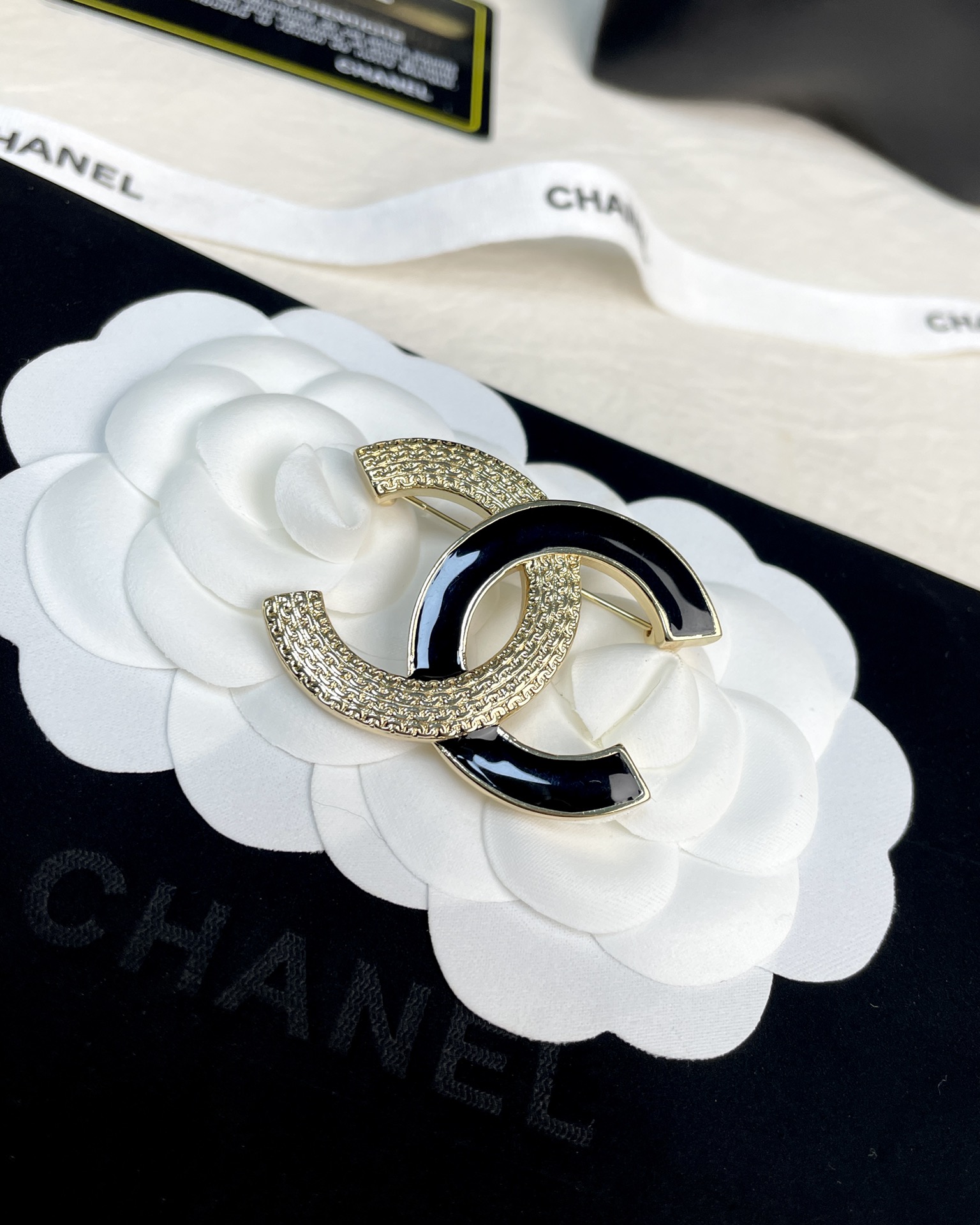 Black and Gold Chanel Brooch - Best Replica Jewelry™
