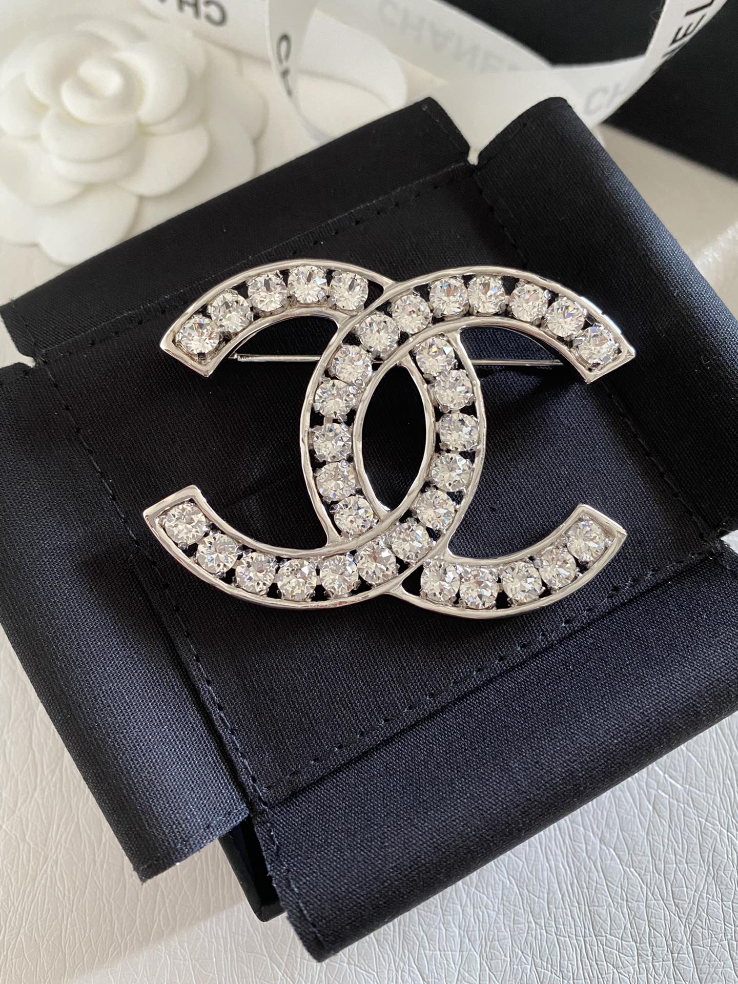 Chanel Prong Diamond Brooch - Best Replica Jewelry™