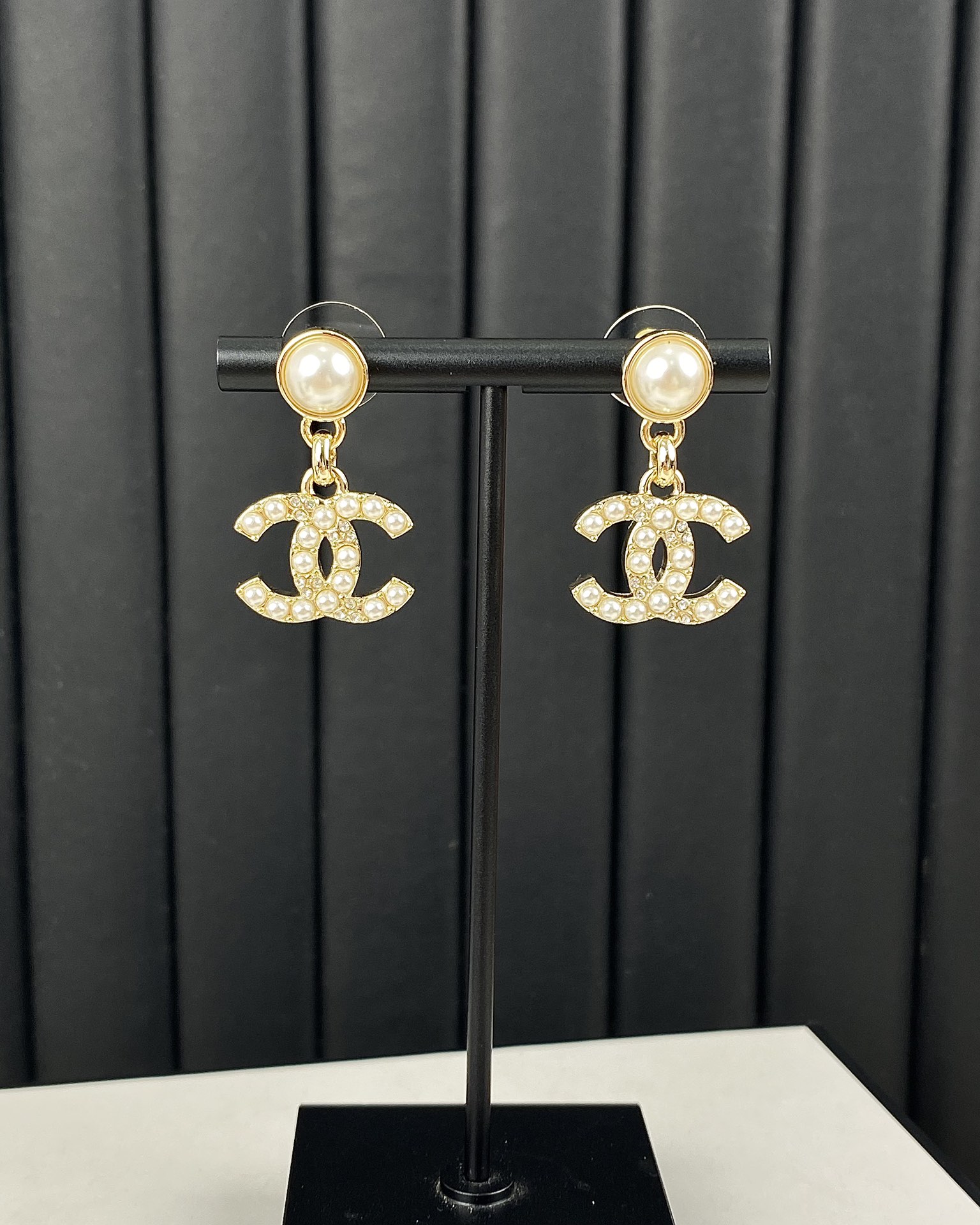 Chanel Pearl Paved CC Dangle Earrings - Best Replica Jewelry™